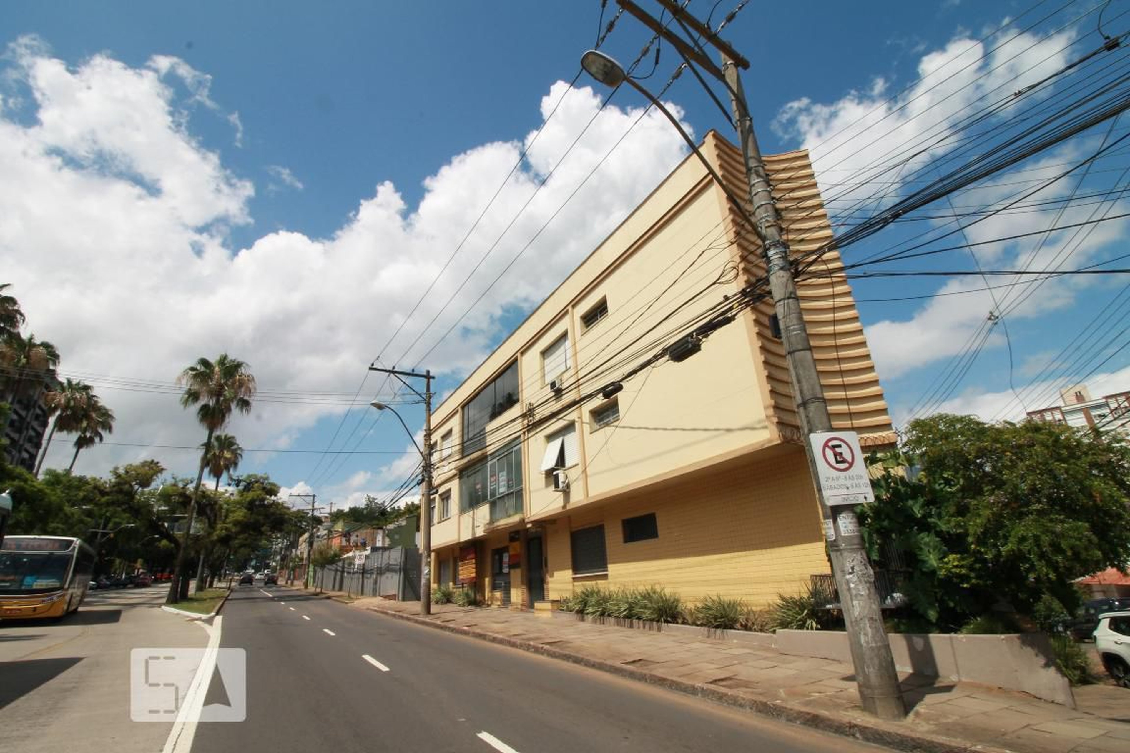 Fachada Condomínio em Avenida Protásio Alves, 3333