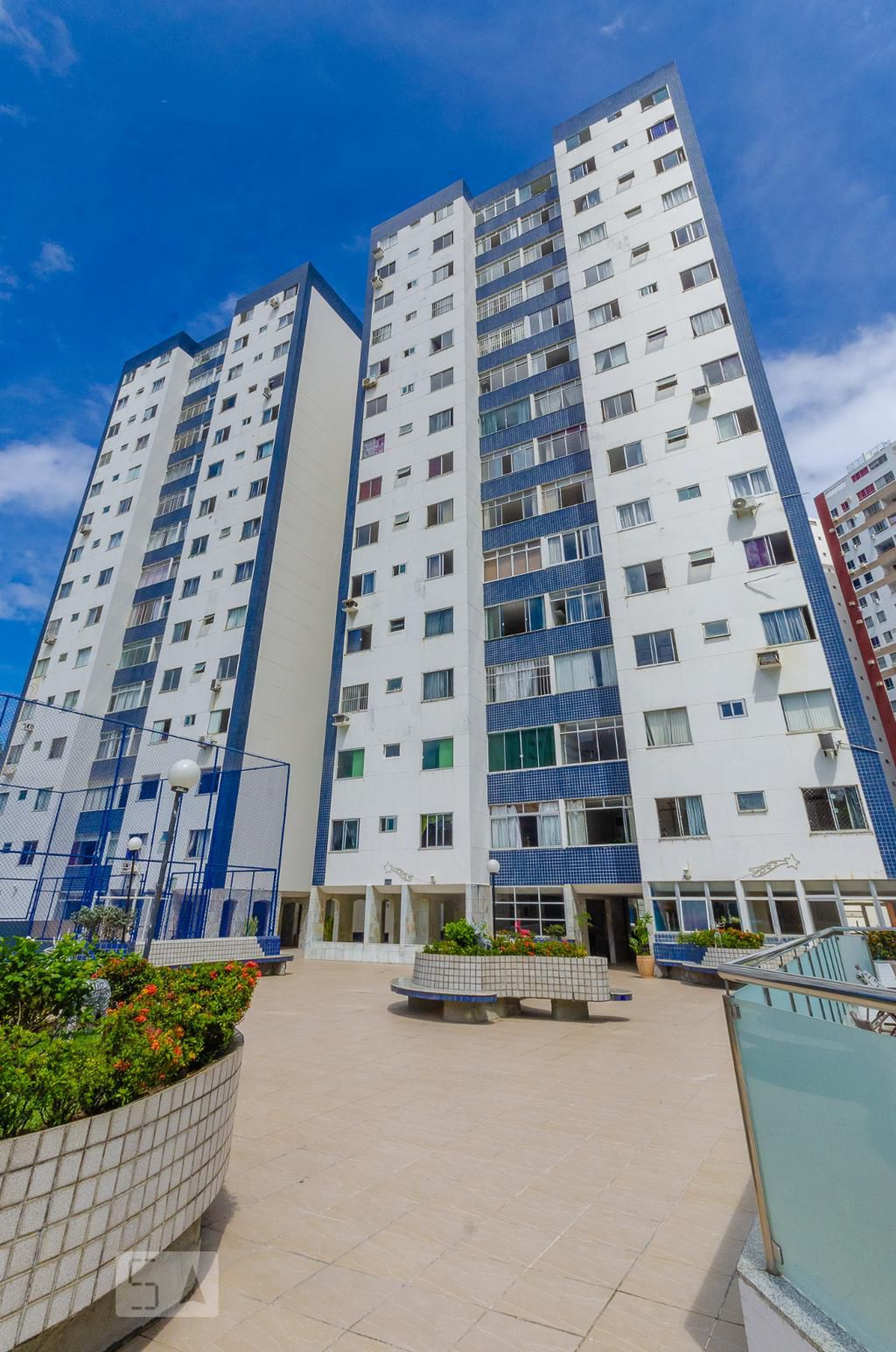 Fachada do Condomínio Condomínio Monte Rey