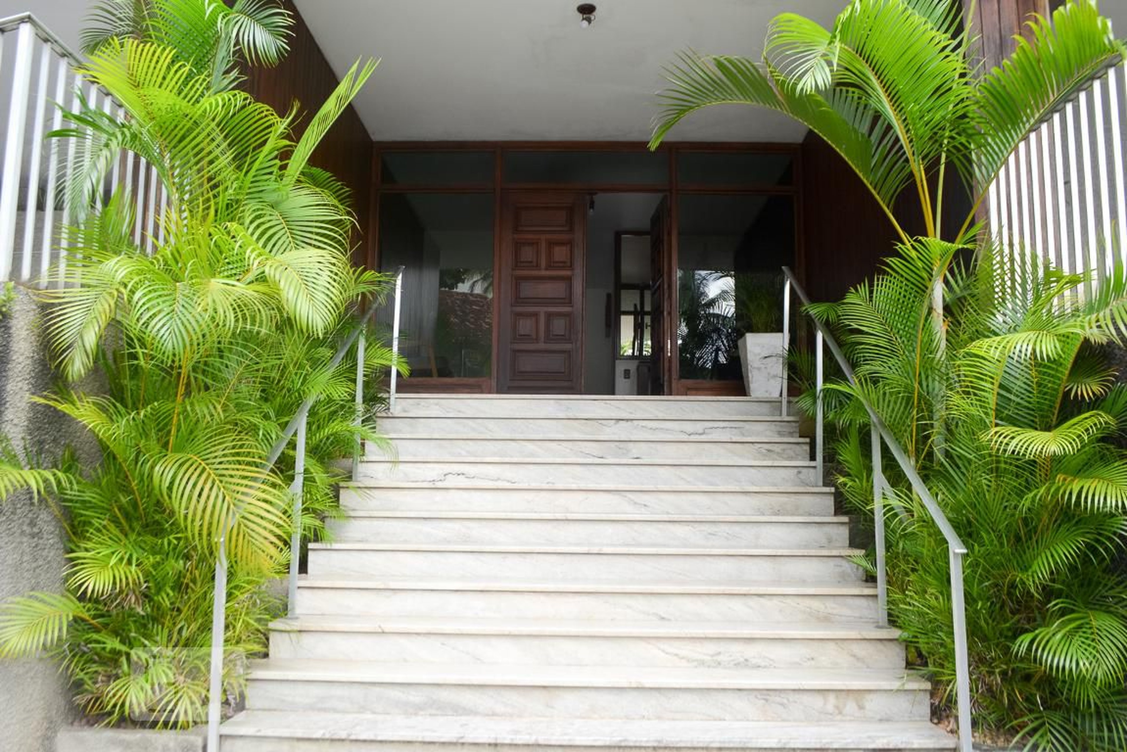 Entrada do prédio - null