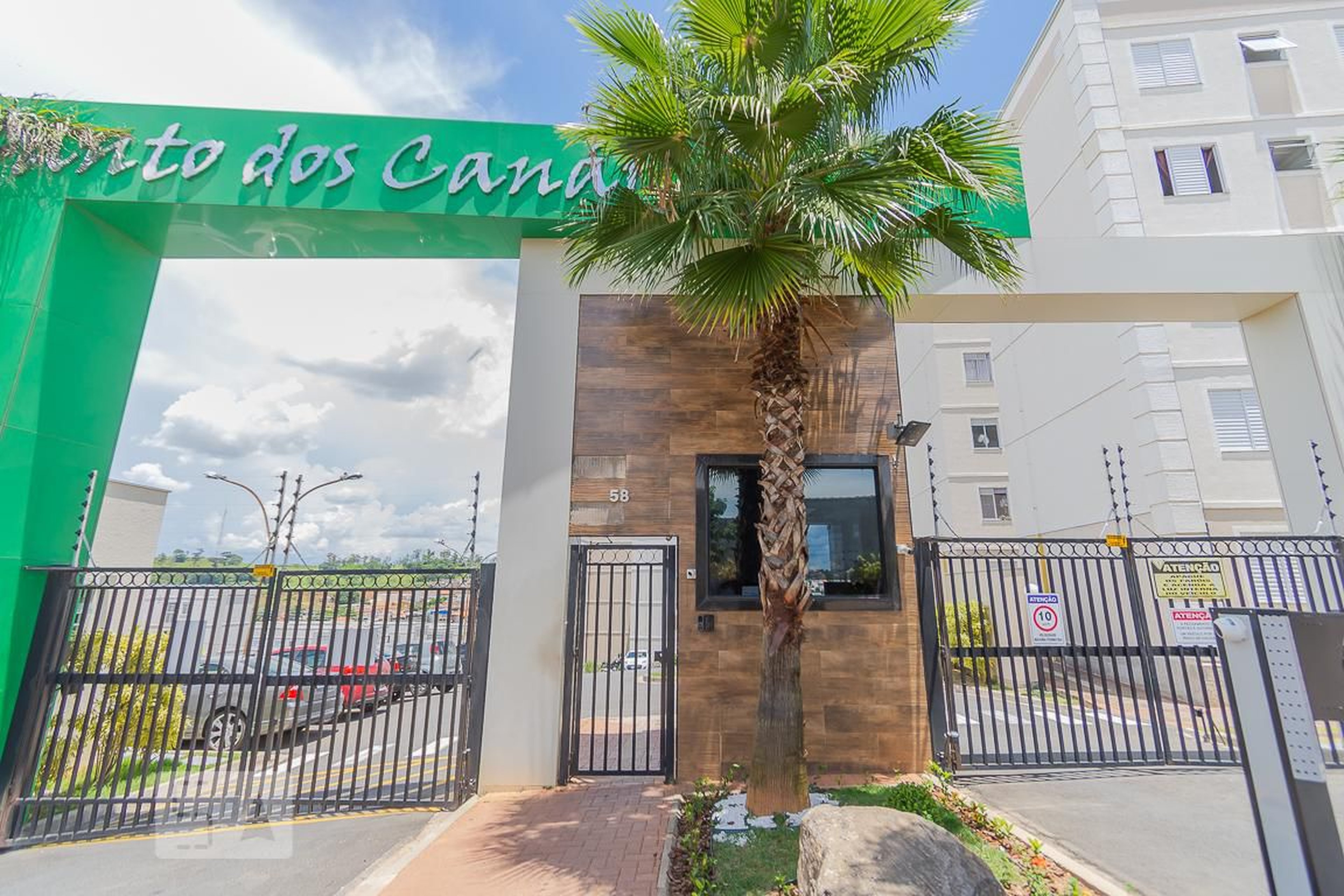 Fachada do Condomínio Condomínio Canto dos Canários
