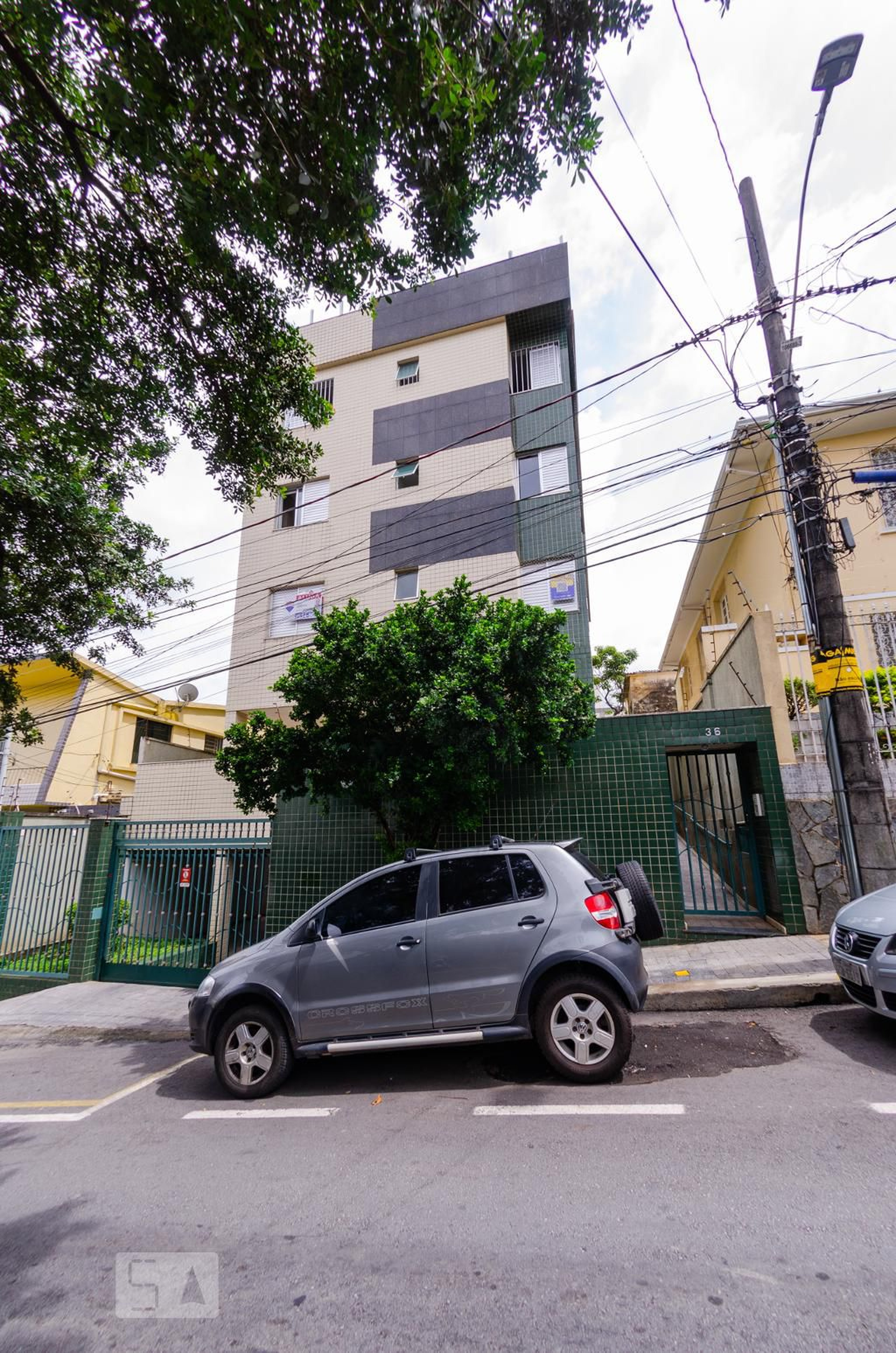 Fachada Condomínio em Rua Lagoa Dourada, 36