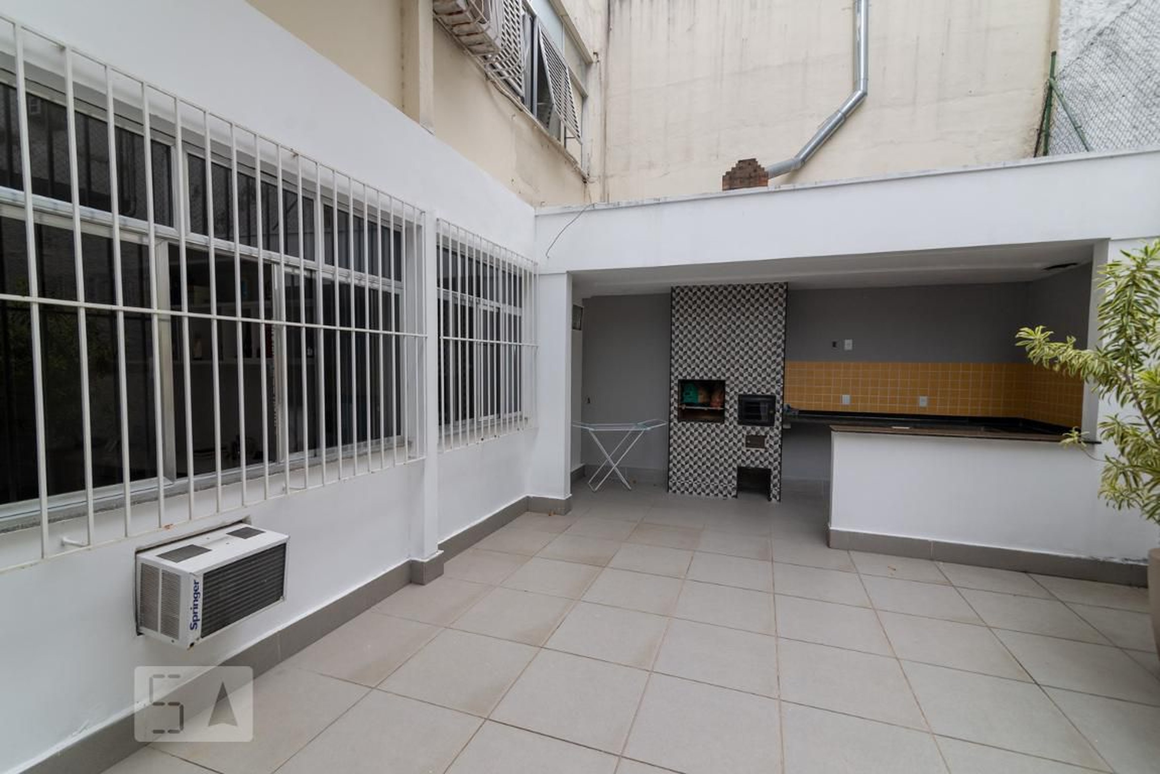 Churrasqueira - Edifício Toulouse Lautrec