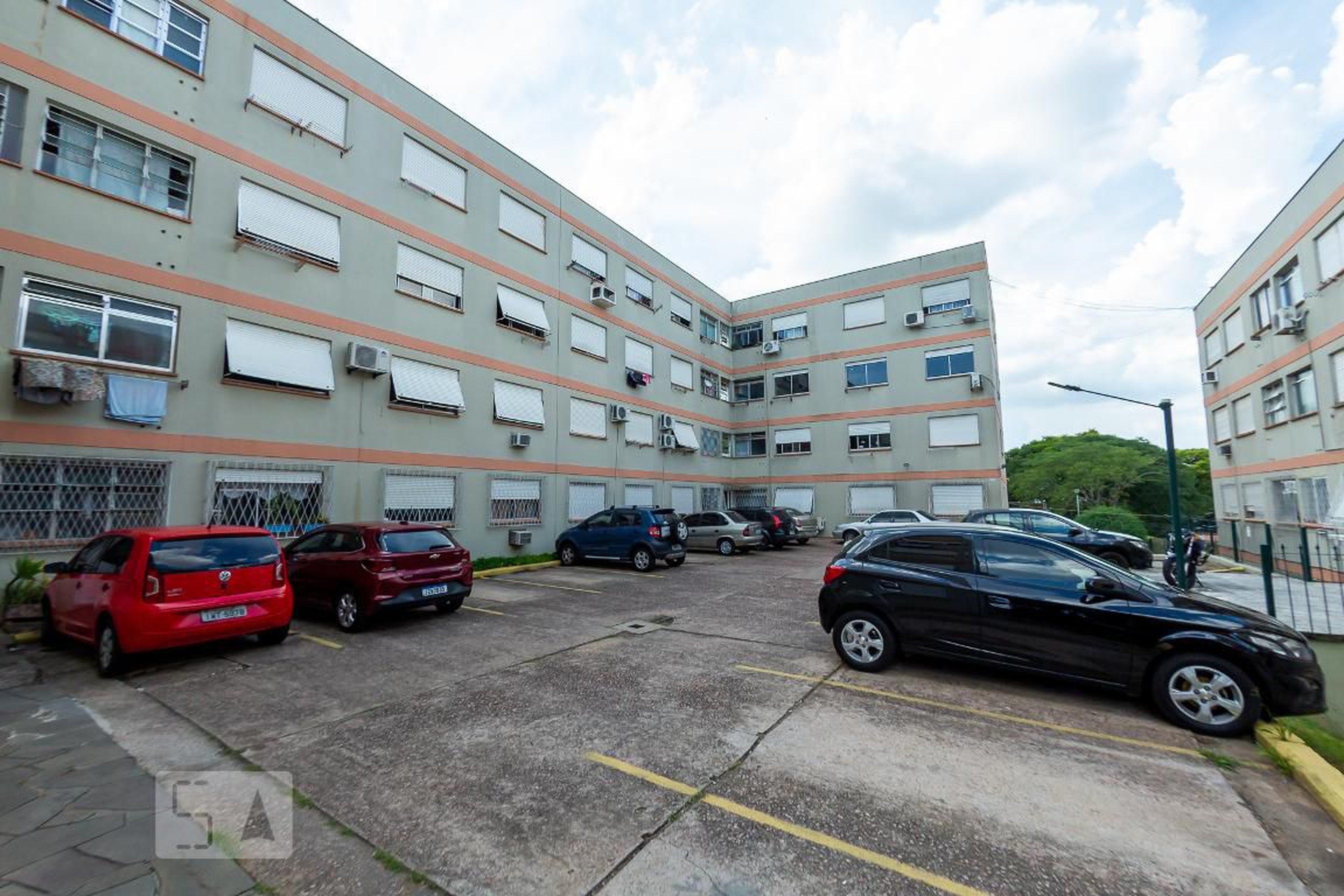 Estacionamento - Lupicinio Rodrigues