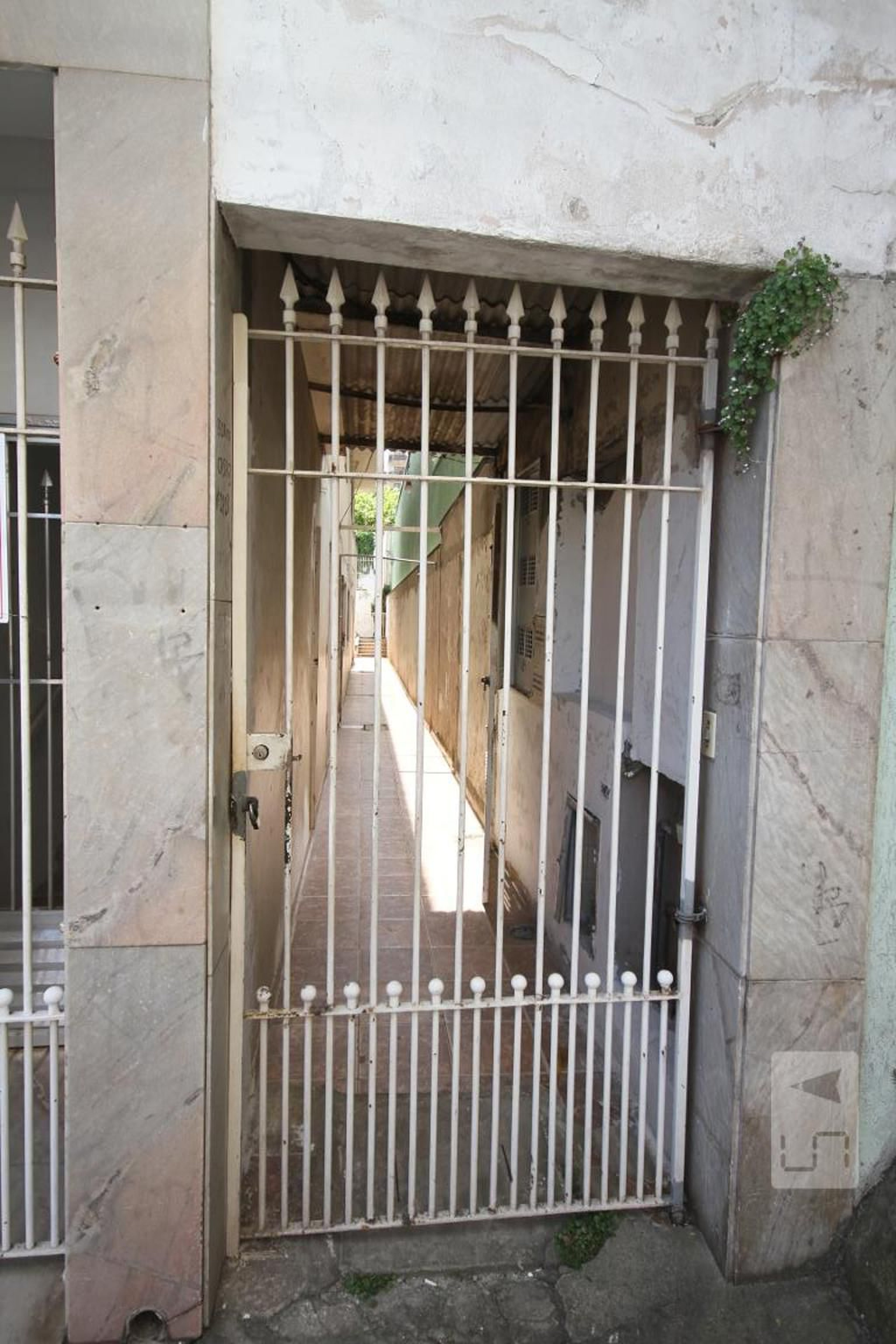 Fachada Condomínio em Rua Agostinho Gomes, 2728