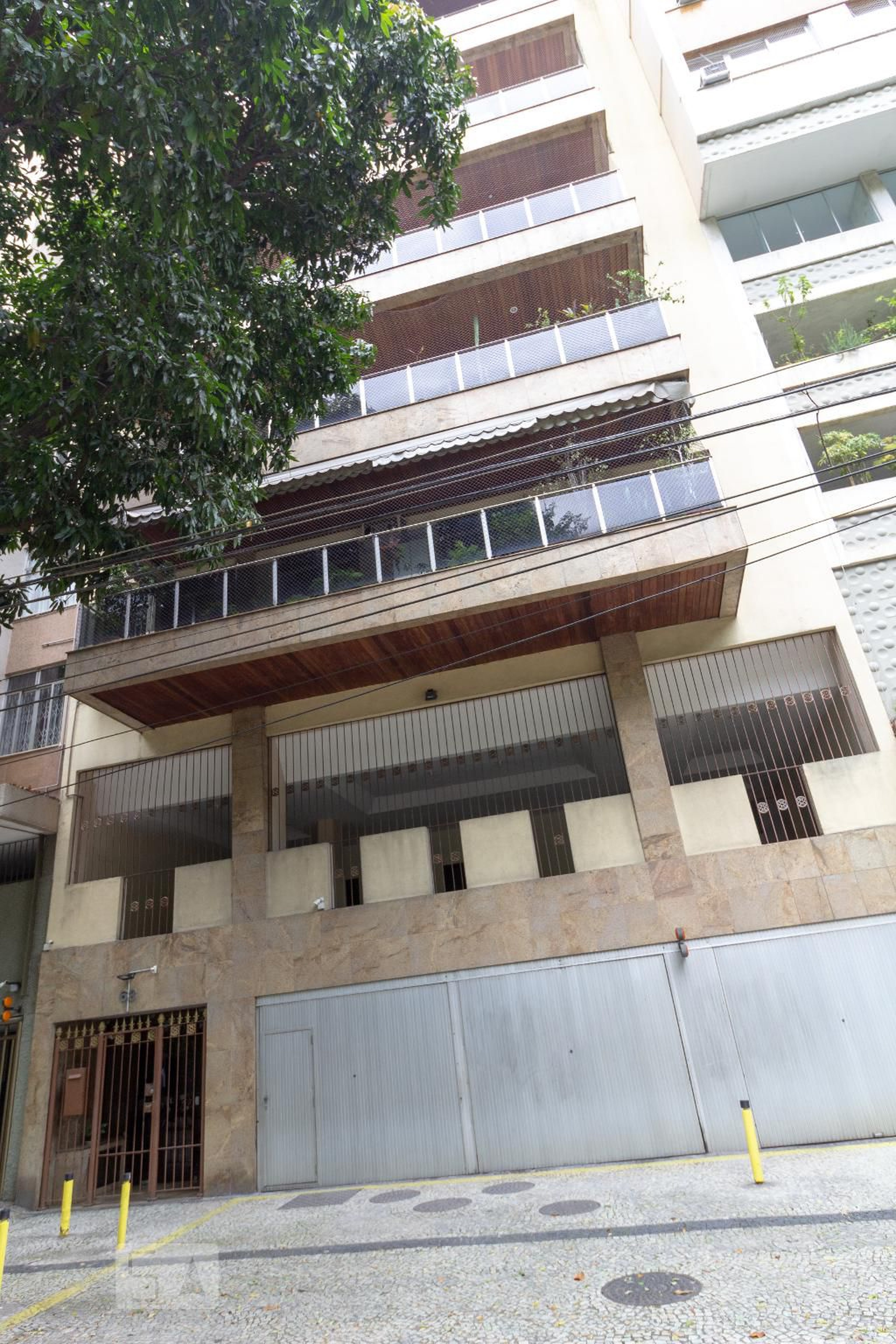 Fachada Condomínio em Largo dos Leões, 63