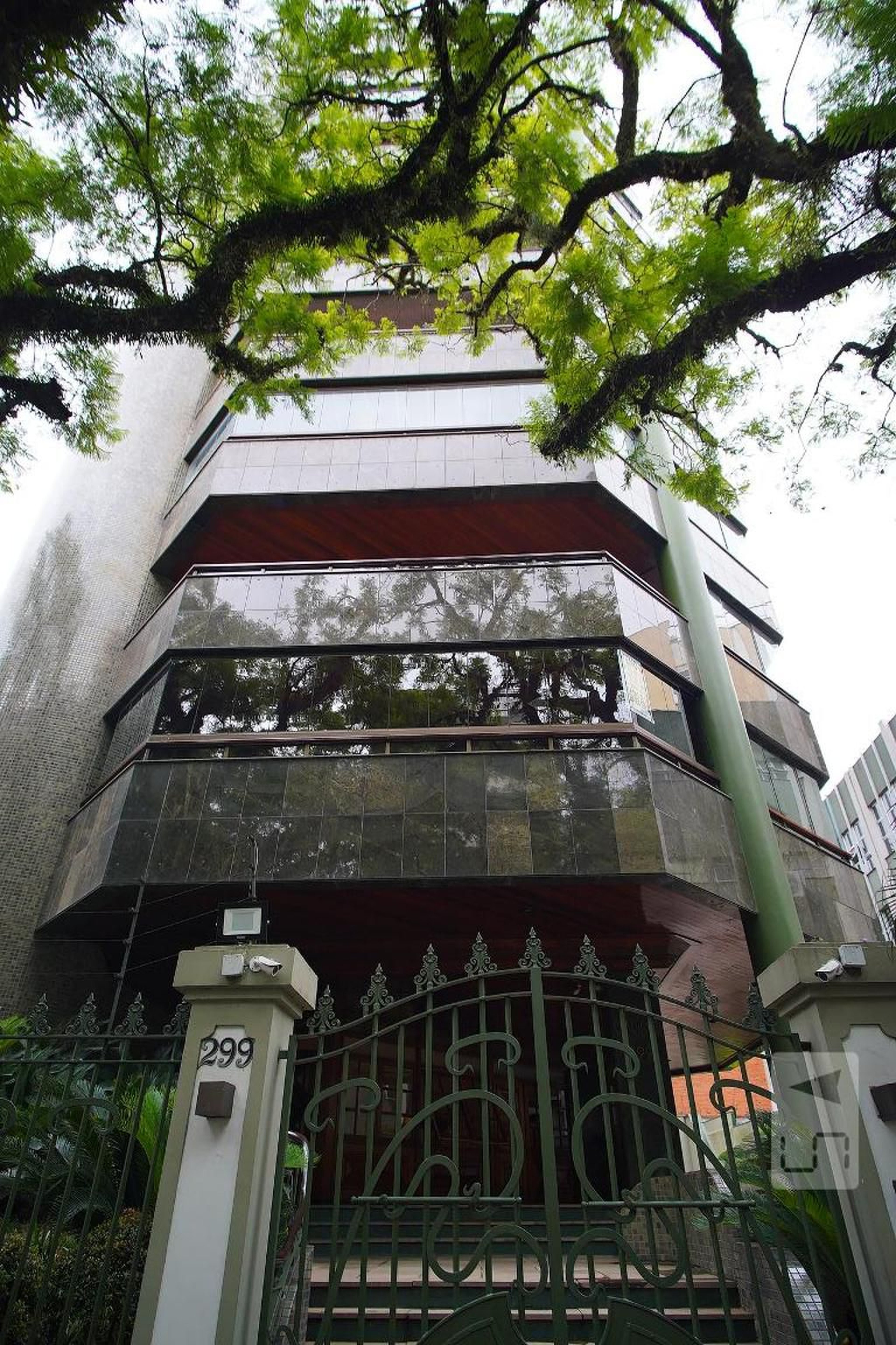 Fachada do Prédio Condomínio em Rua Luciana de Abreu, 299