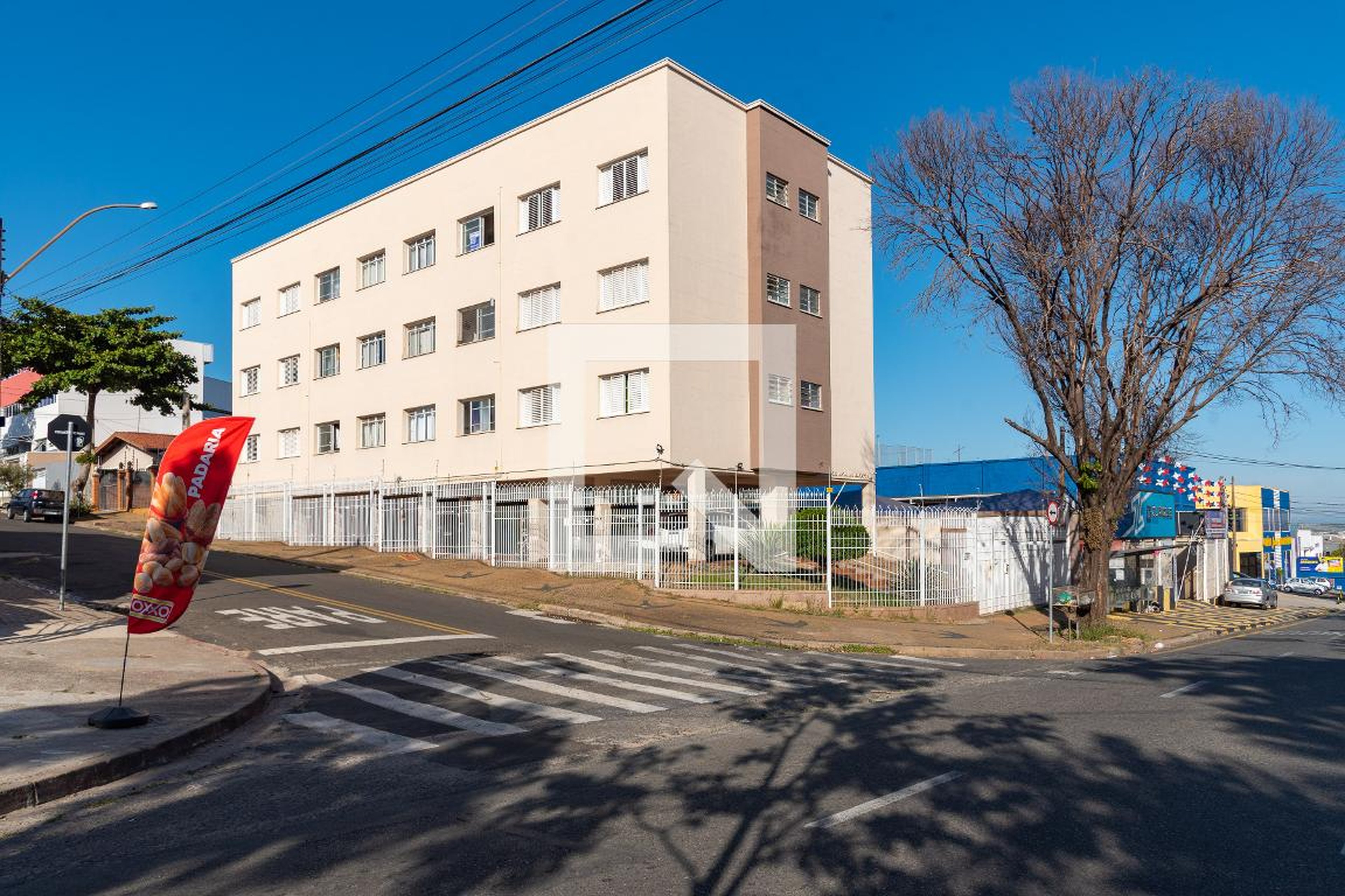 Fachada do Prédio Condomínio em Rua Professora Conceição Ribeiro, 75