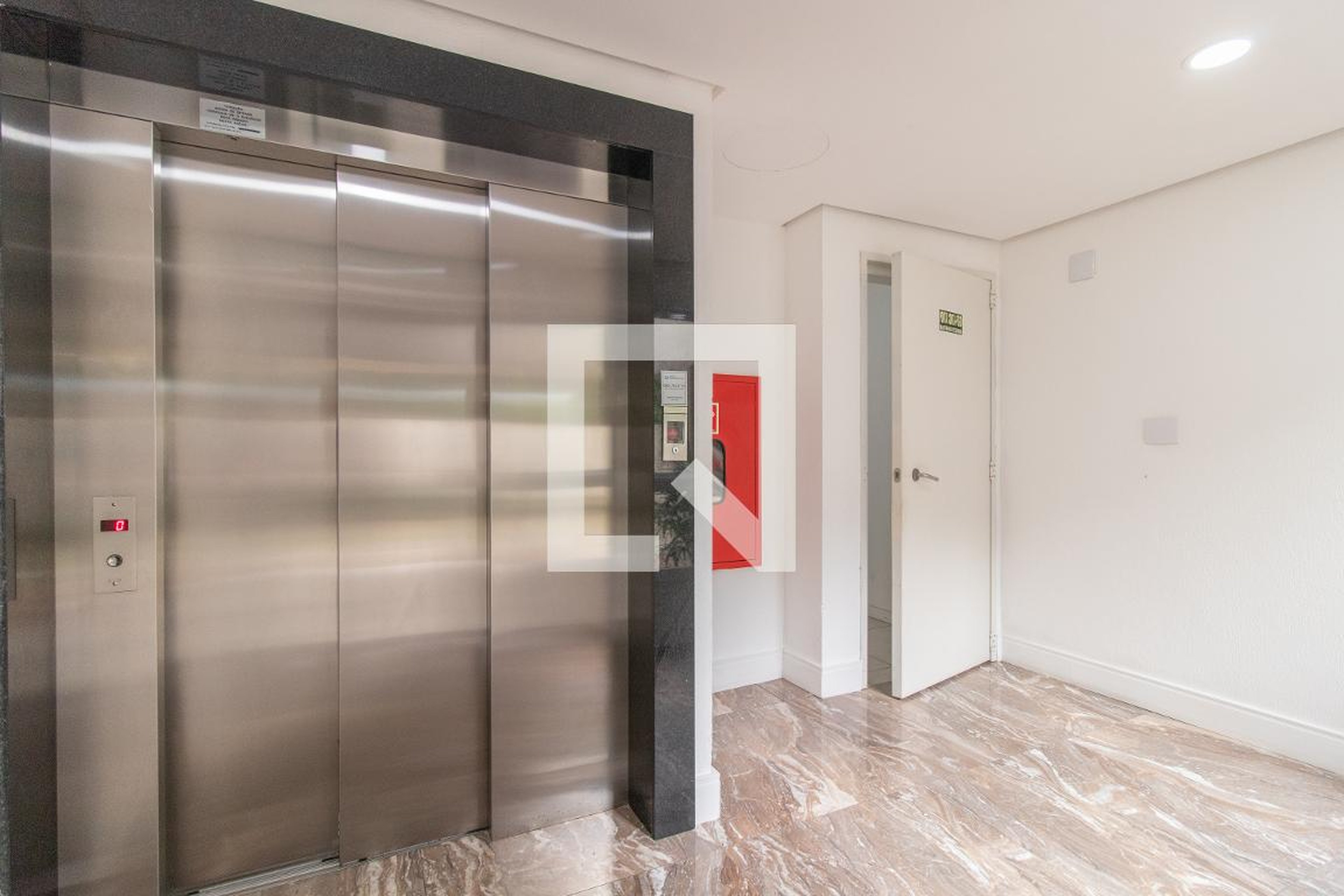 Elevador - Plaza Veneza