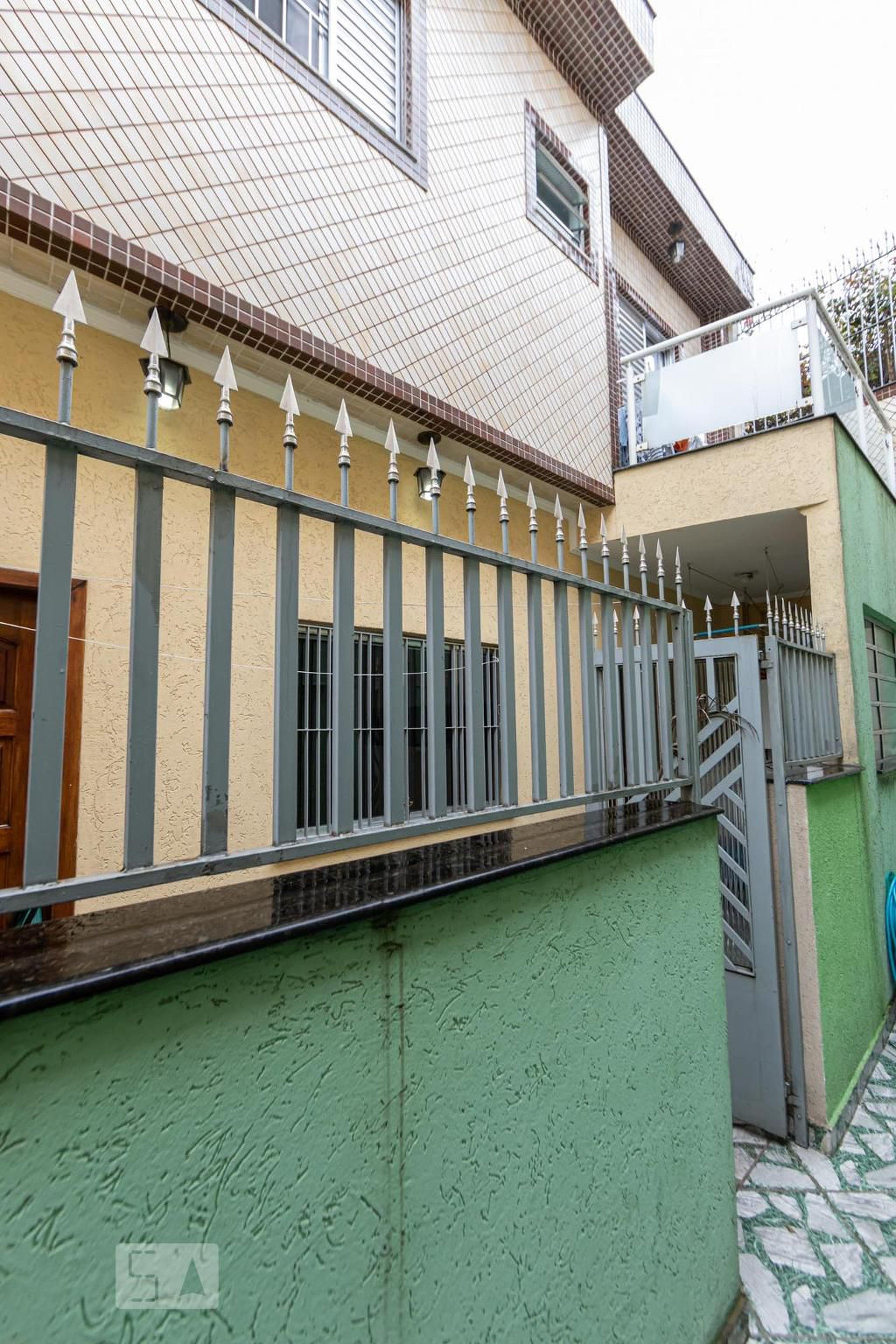 Fachada Condomínio em Rua Capitão Rangel, 130