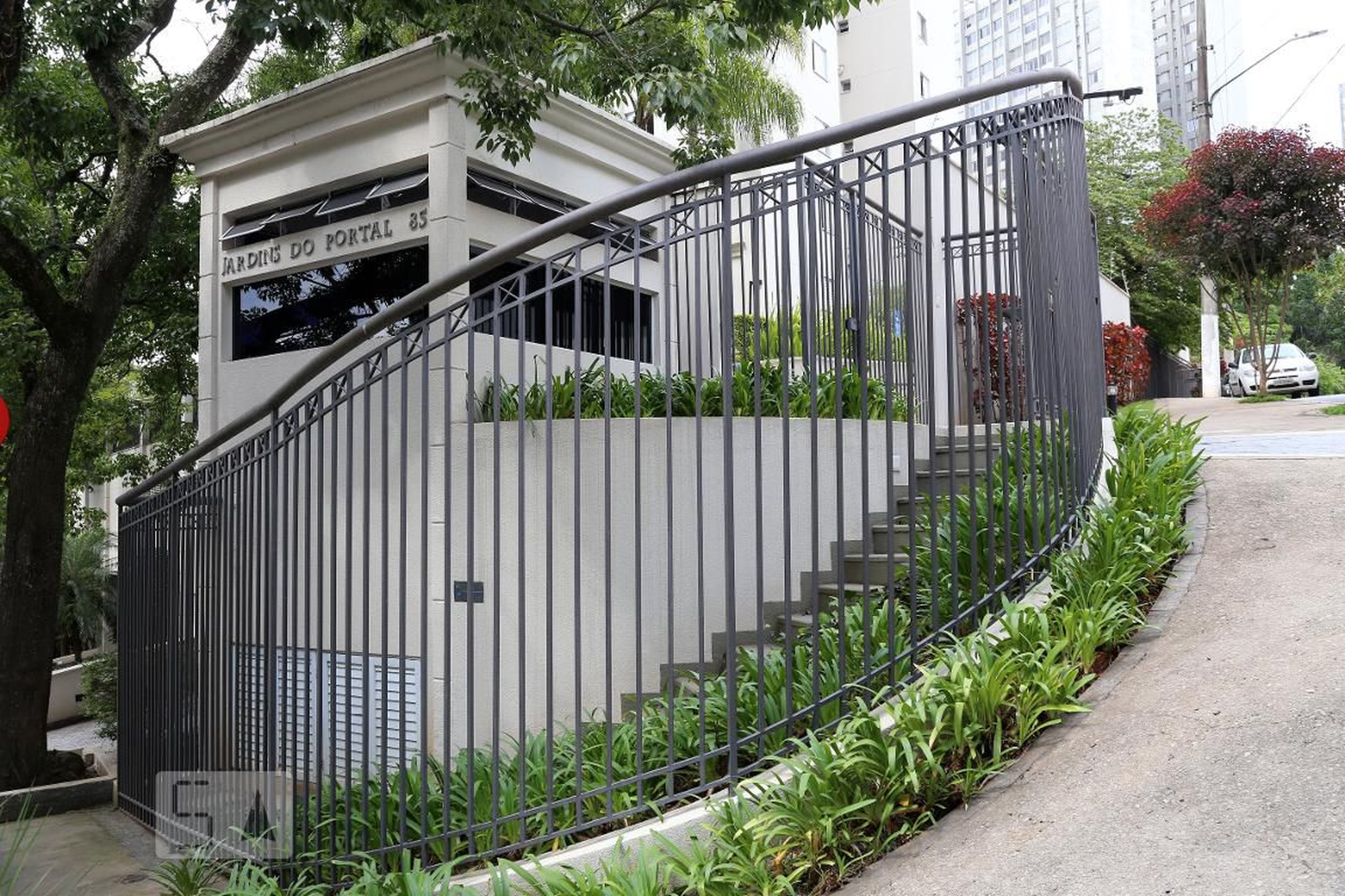 Fachada do Condomínio Condomínio Jardins do Portal