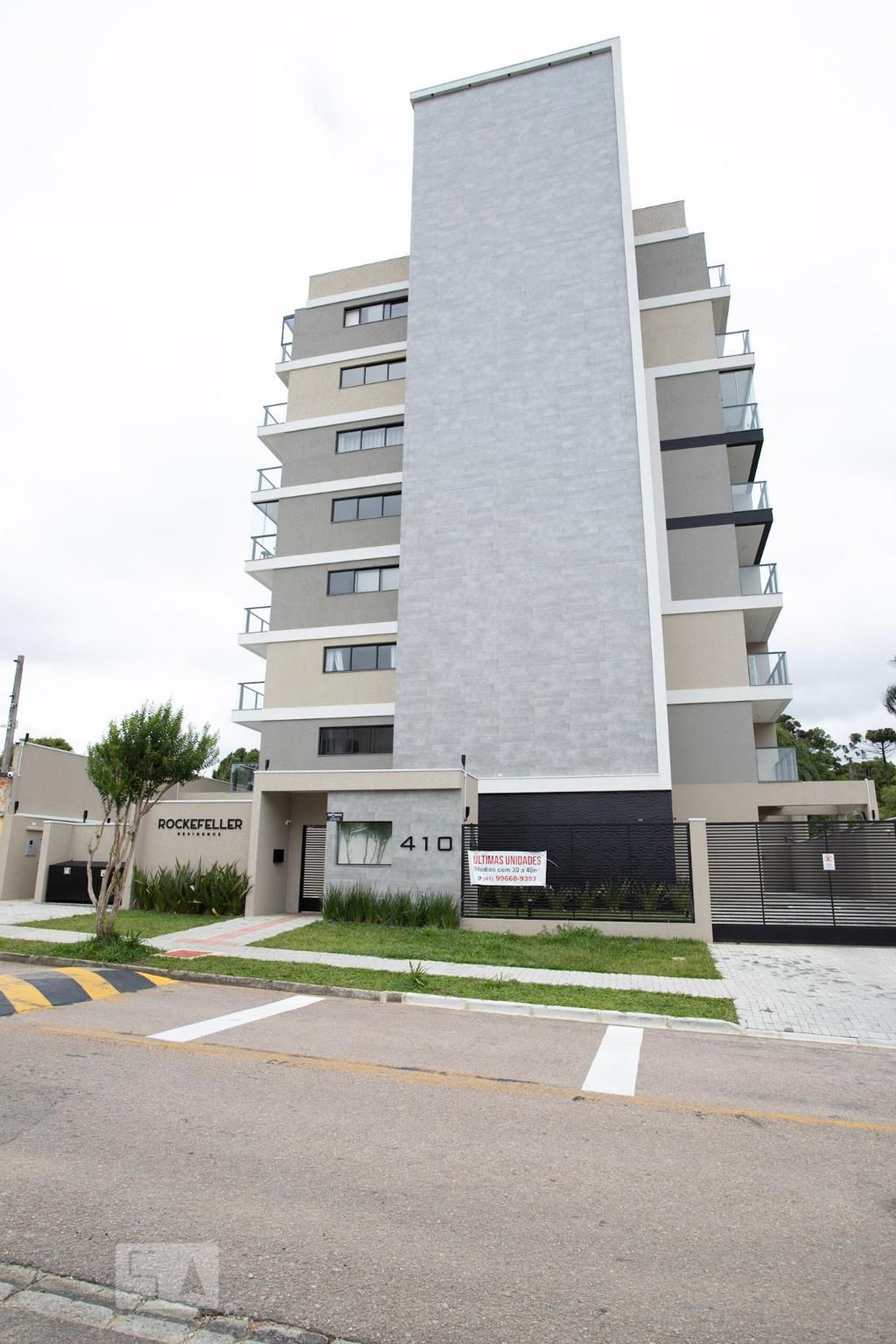 Fachada do Prédio Condomínio em Rua Coronel Luiz Victorino Ordine, 704