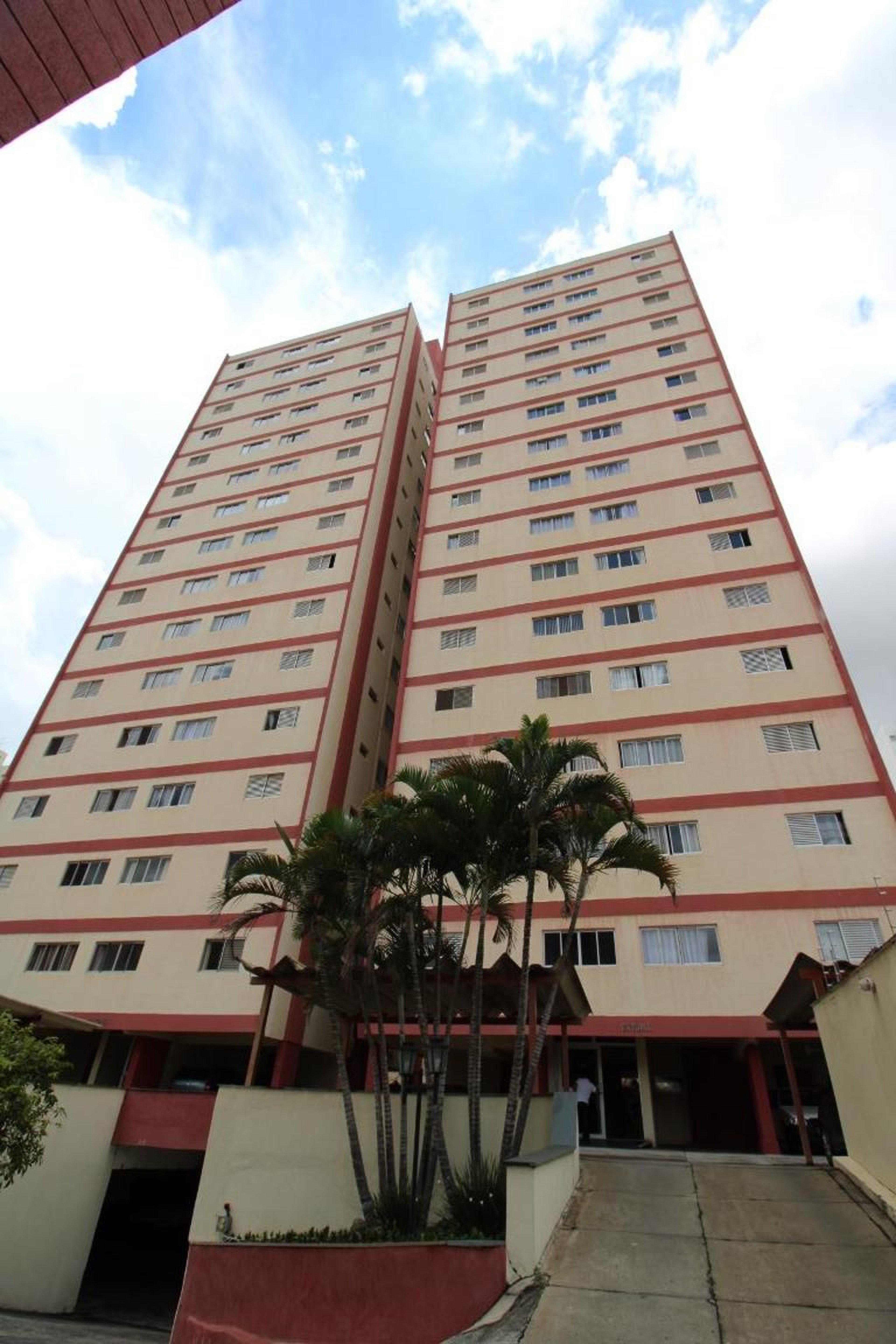 Fachada do Condomínio Condomínio Costa do Sol