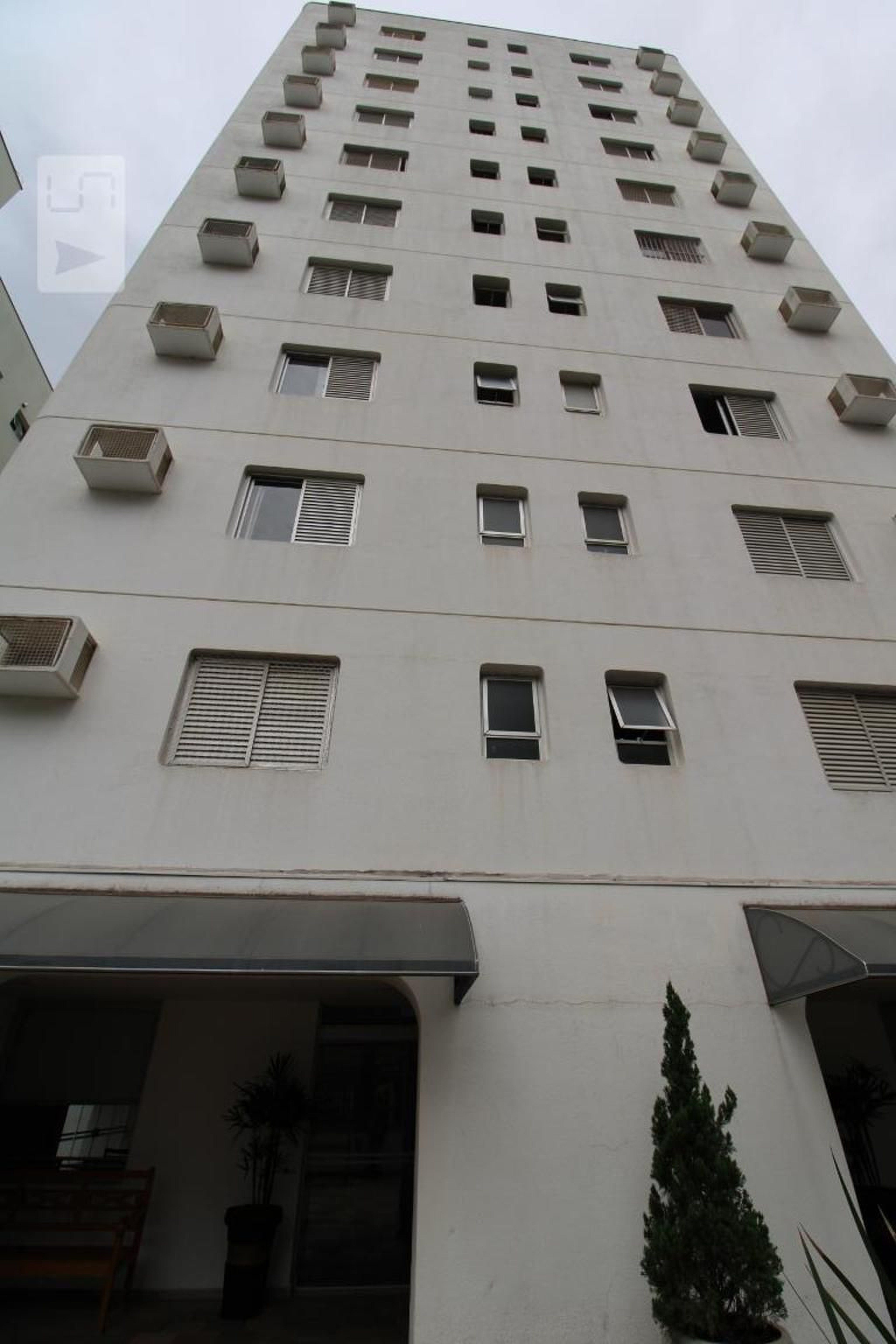 Fachada Condomínio em Rua Maria Monteiro, 1688