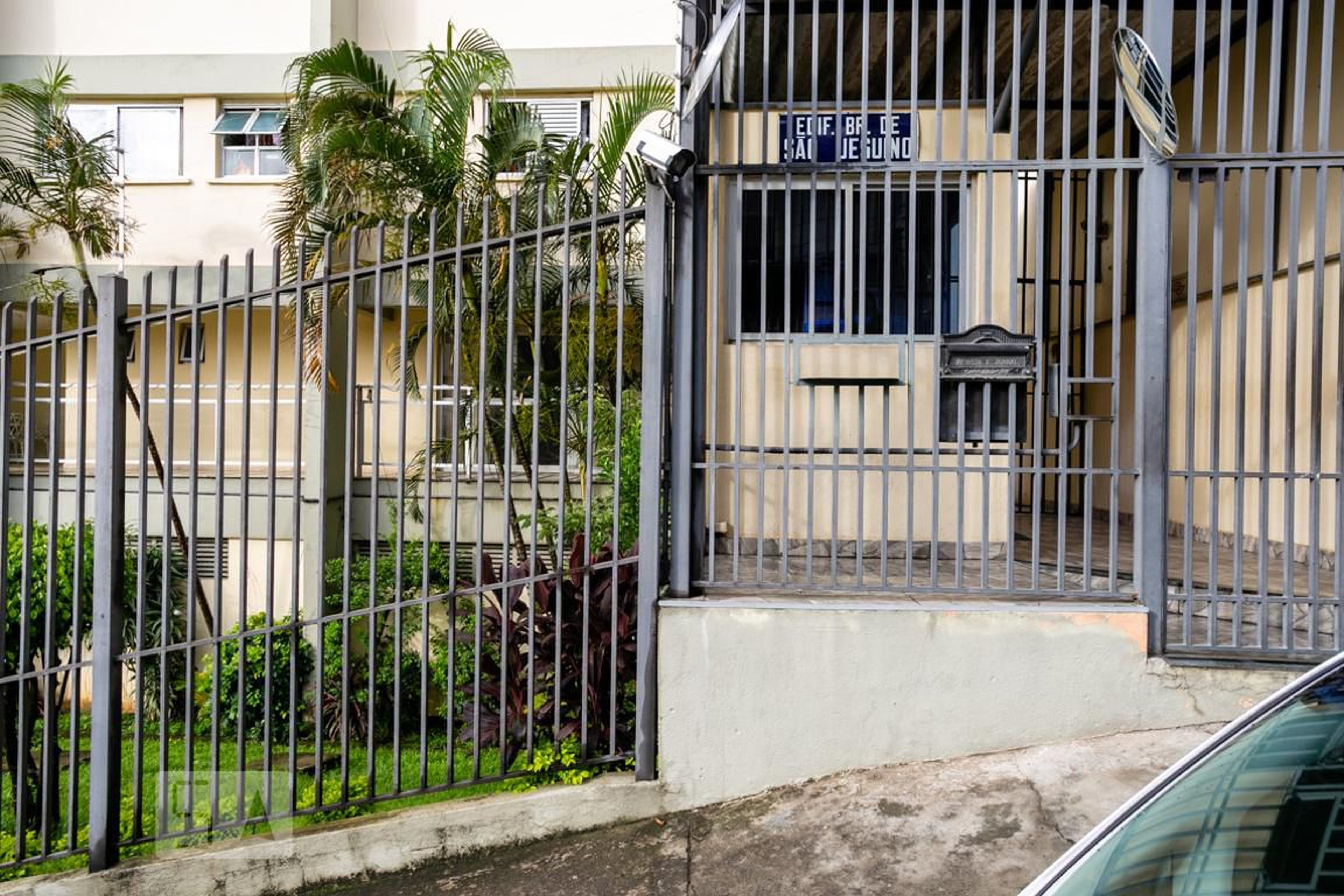 Fachada do condomínio Edifício Barão de São Jesuíno