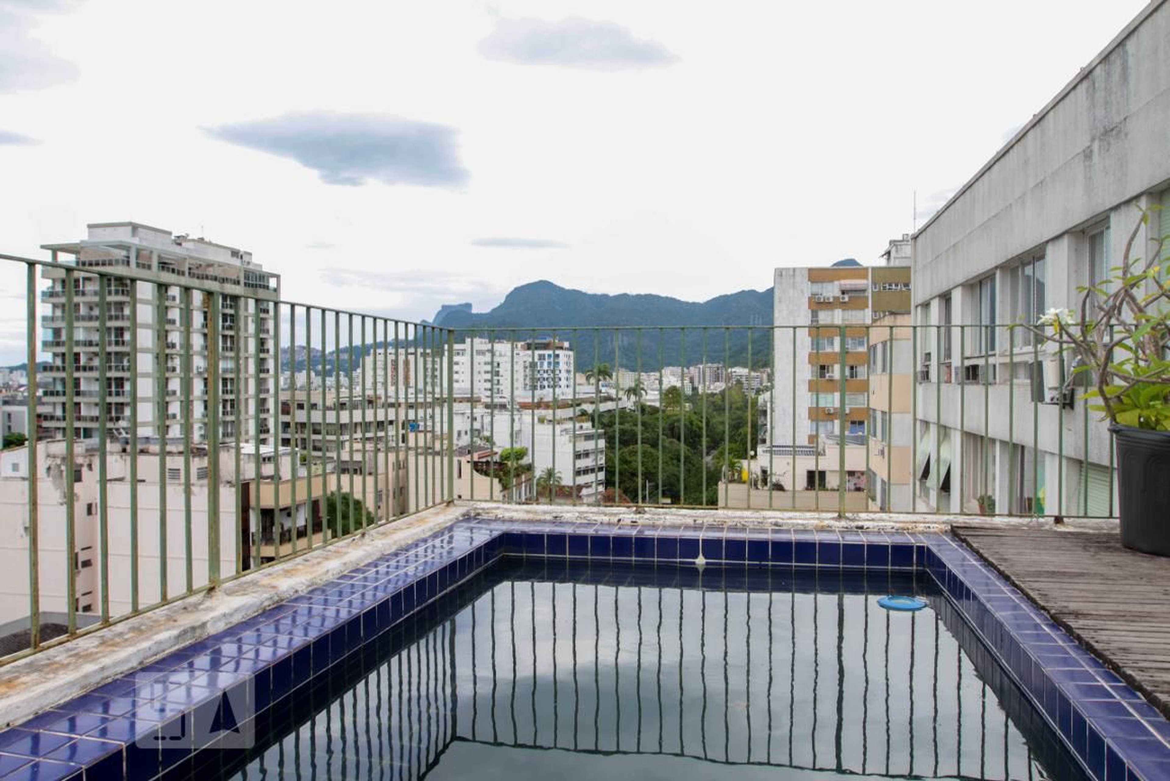 Piscina - Edifício Vivenda dos Bougainvilles