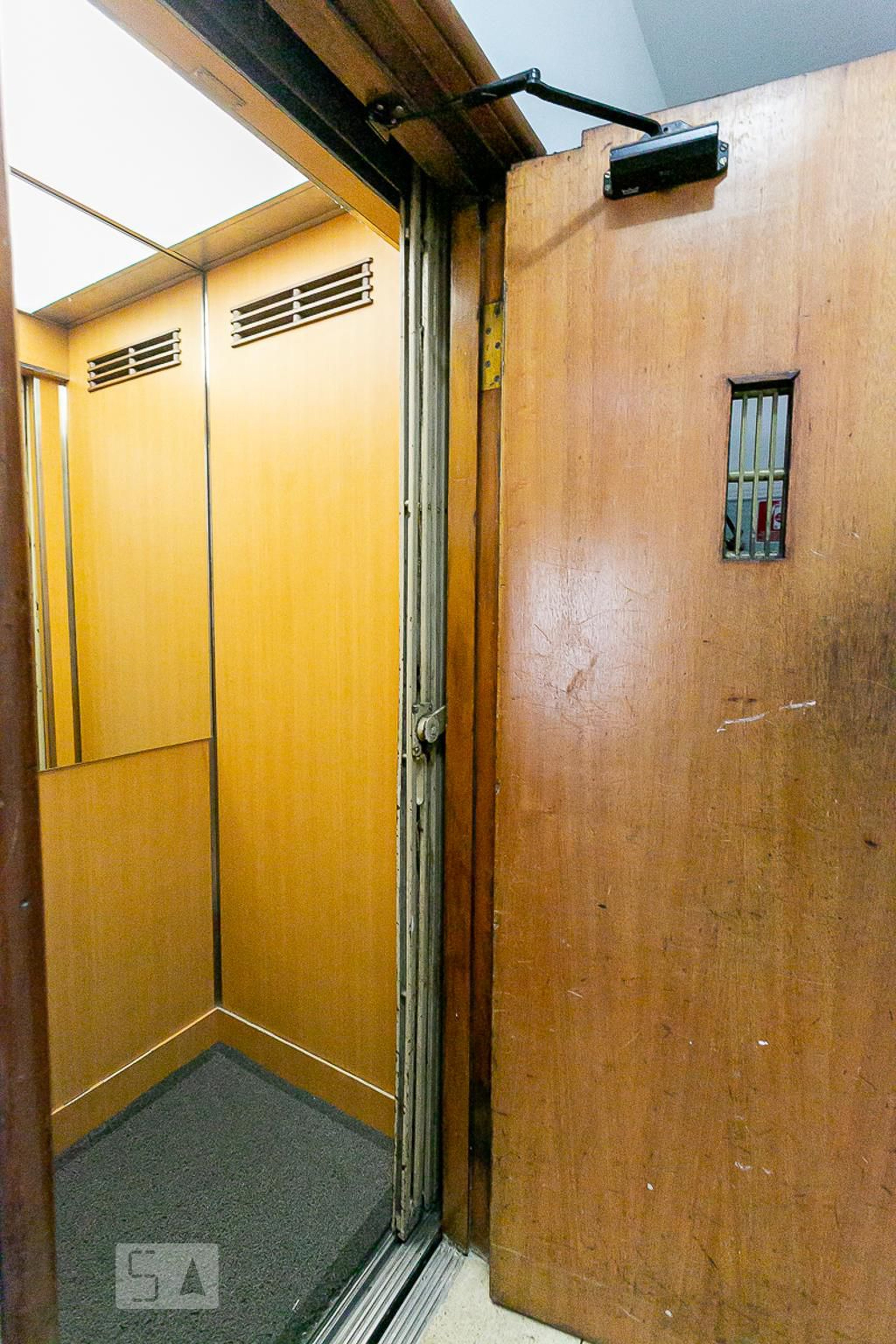 Elevador - Edifício Rosa Maria