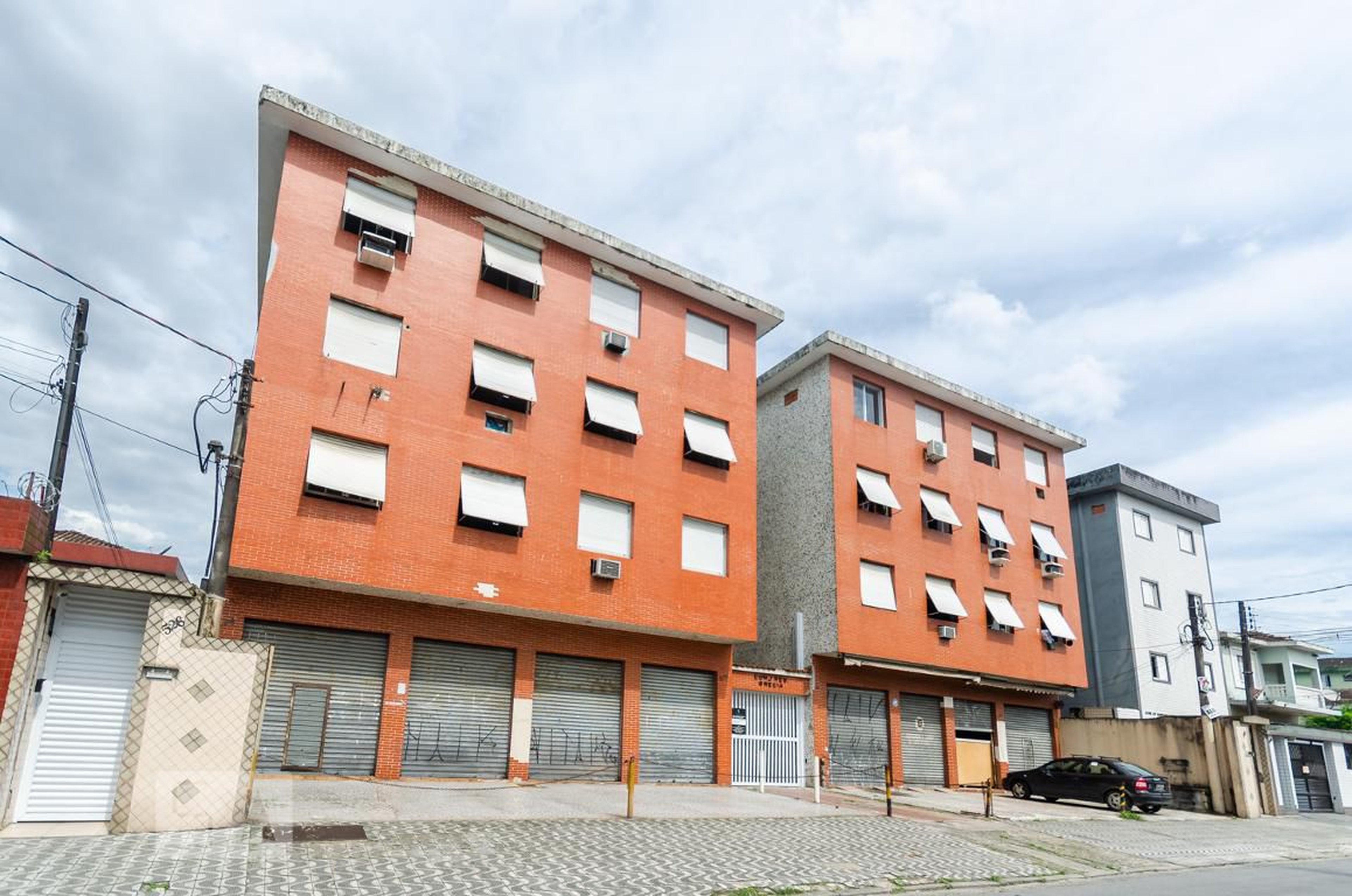 Fachada Condomínio em Rua Guarany, 526