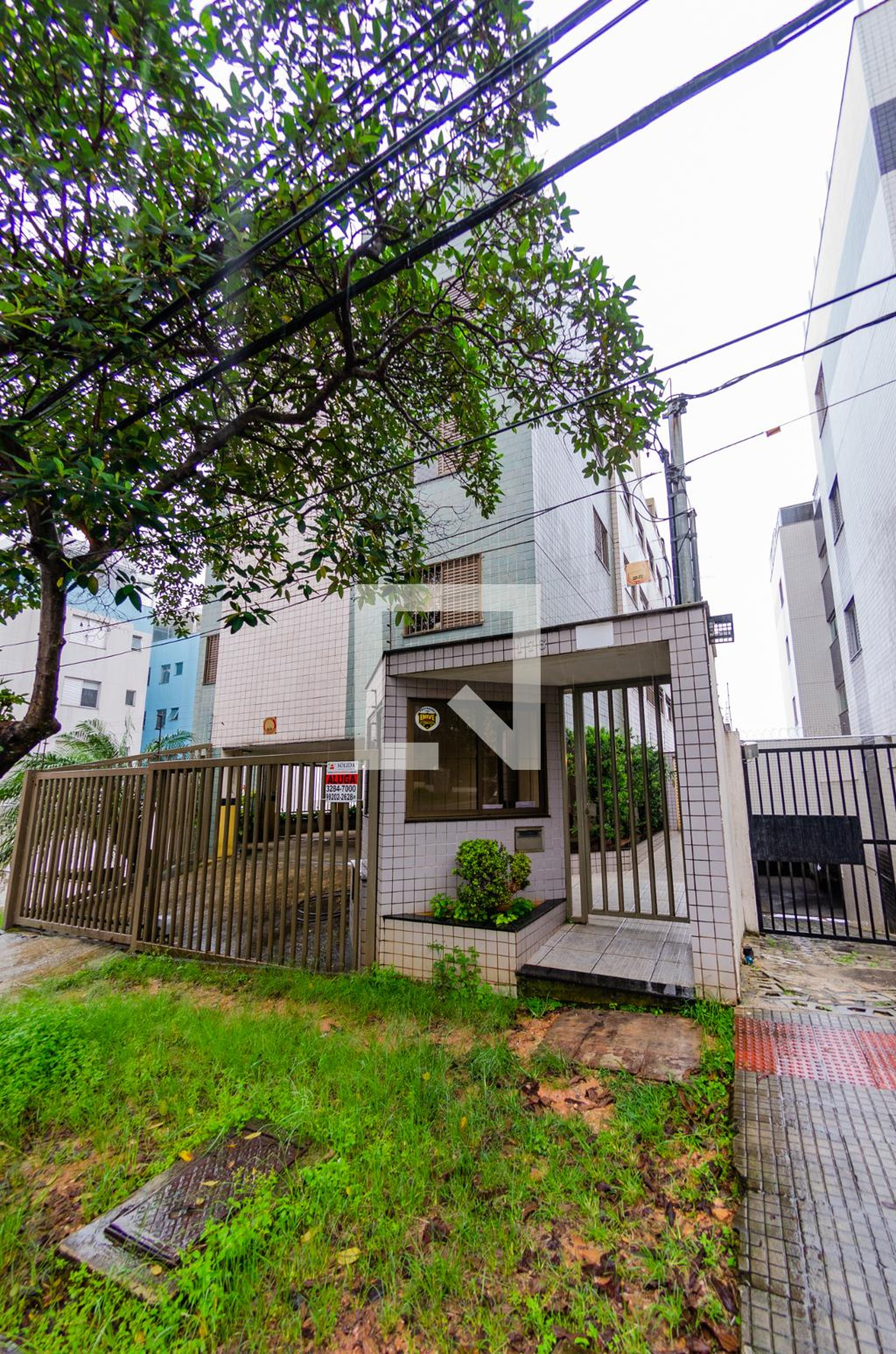 Fachada Condomínio em Rua Esmeraldo Botelho, 173