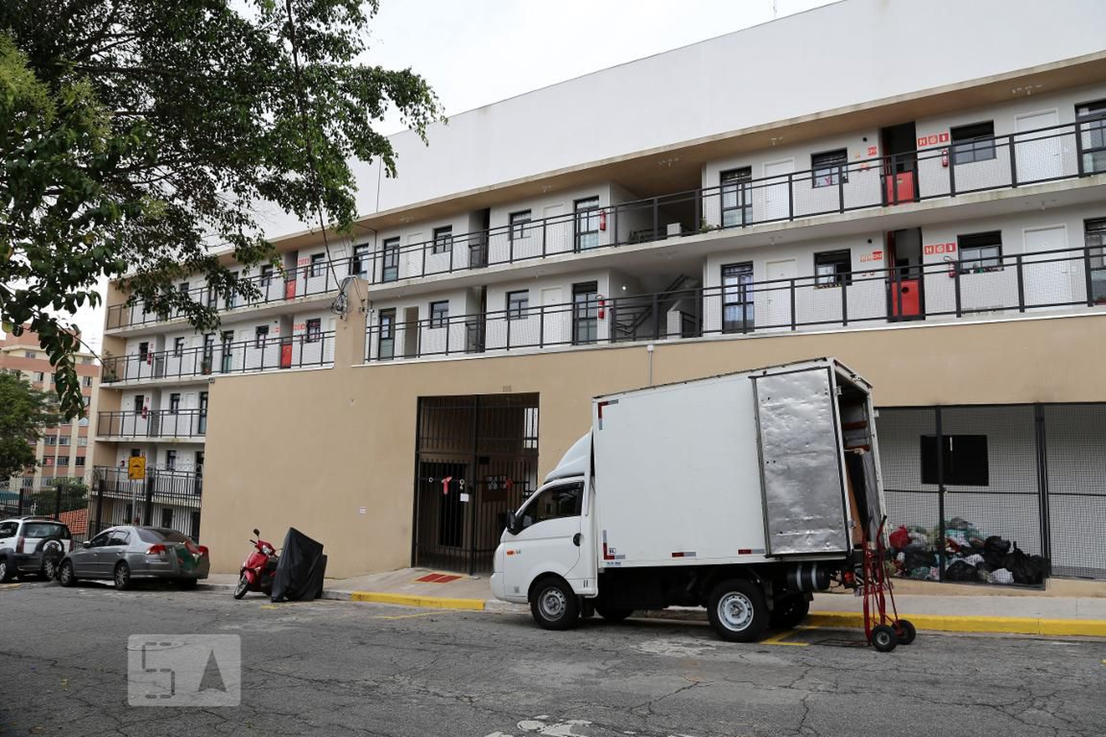 Fachada do Condomínio Condomínio em Rua Diogo Pereira, 155