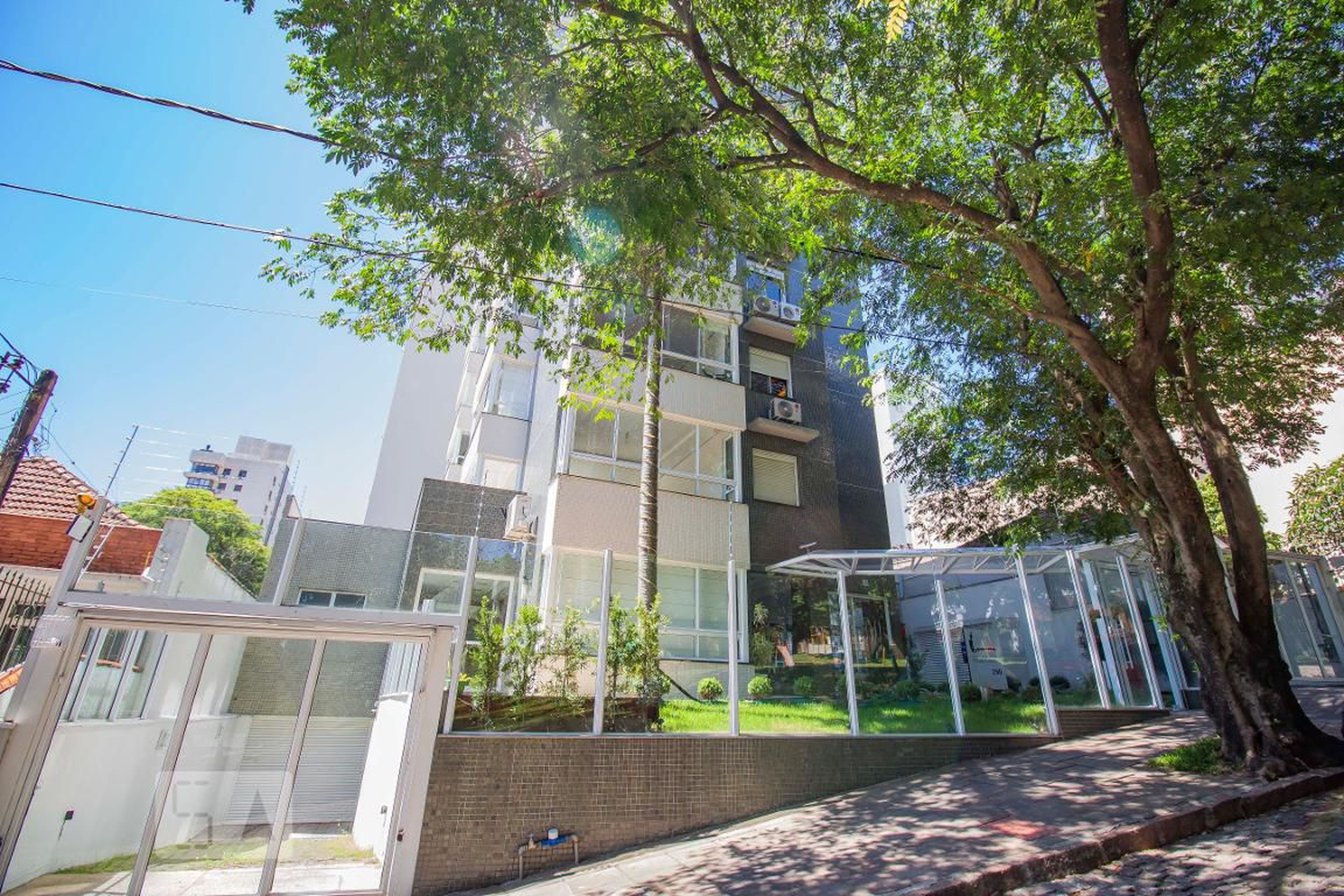 Fachada do Condomínio Condomínio Village Country