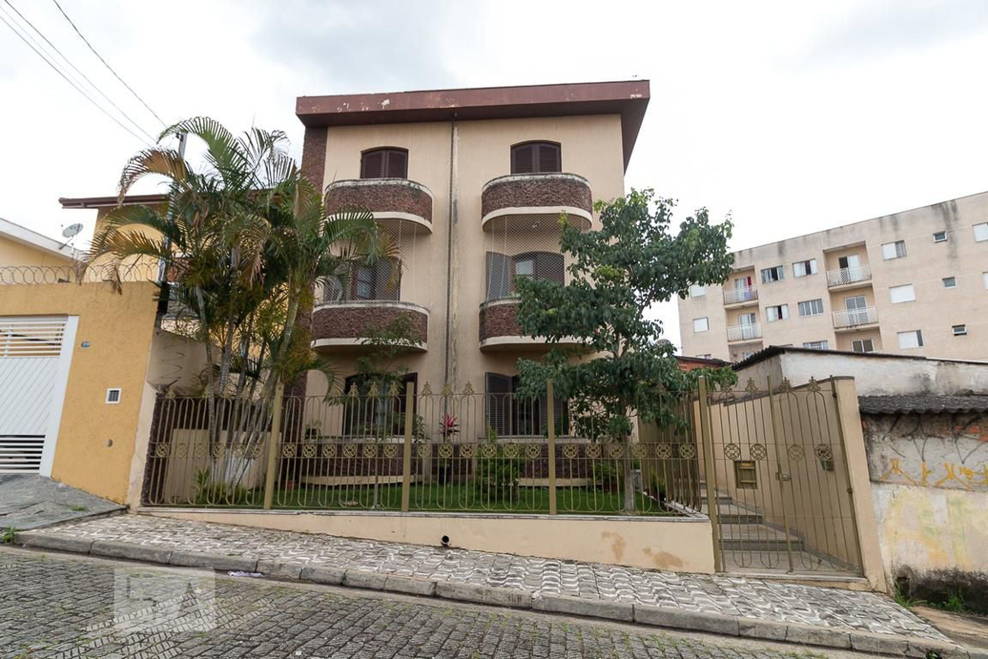 Fachada do prédio Condomínio em Rua Santa Tereza, 327