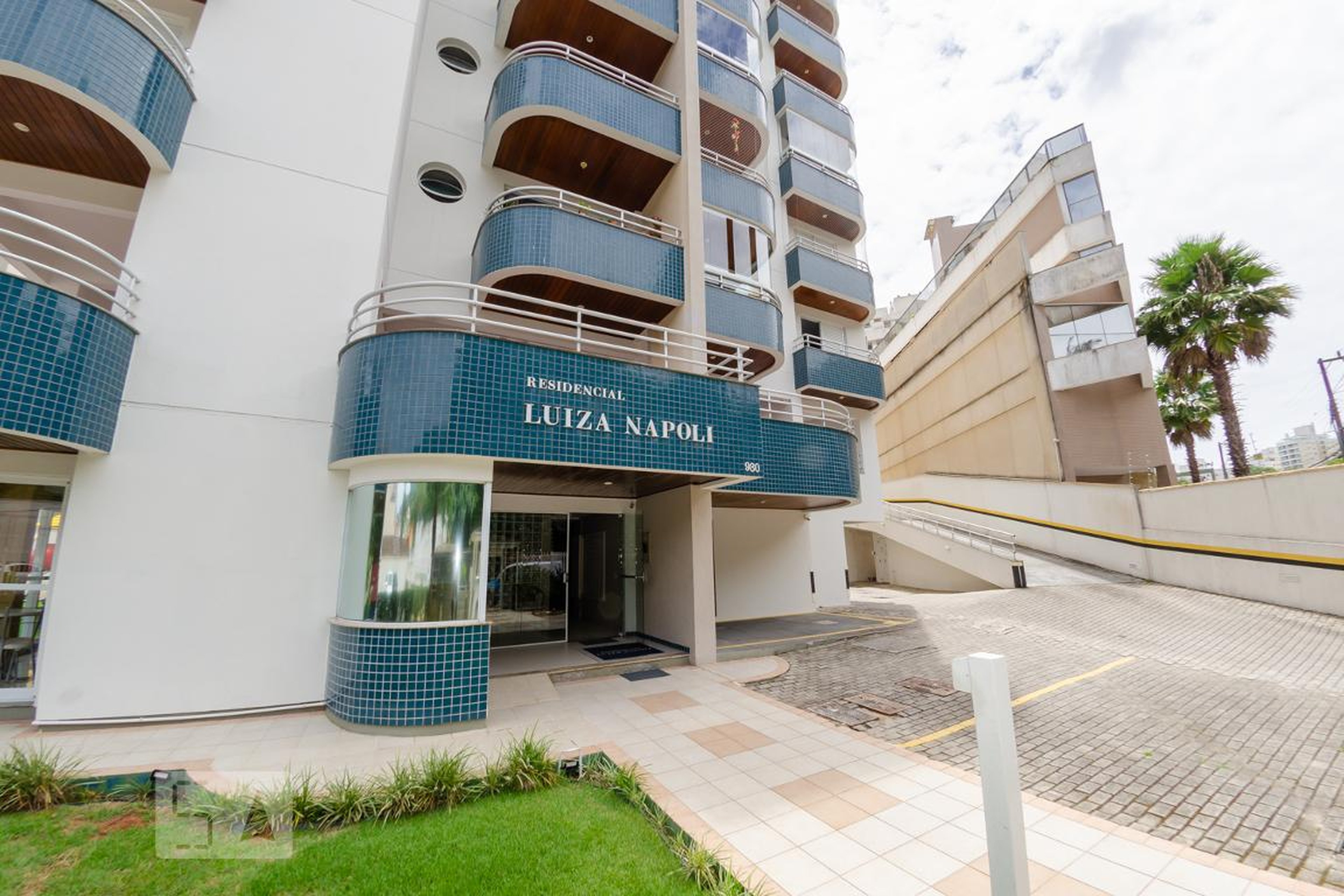 Entrada social - Luiza Napoli