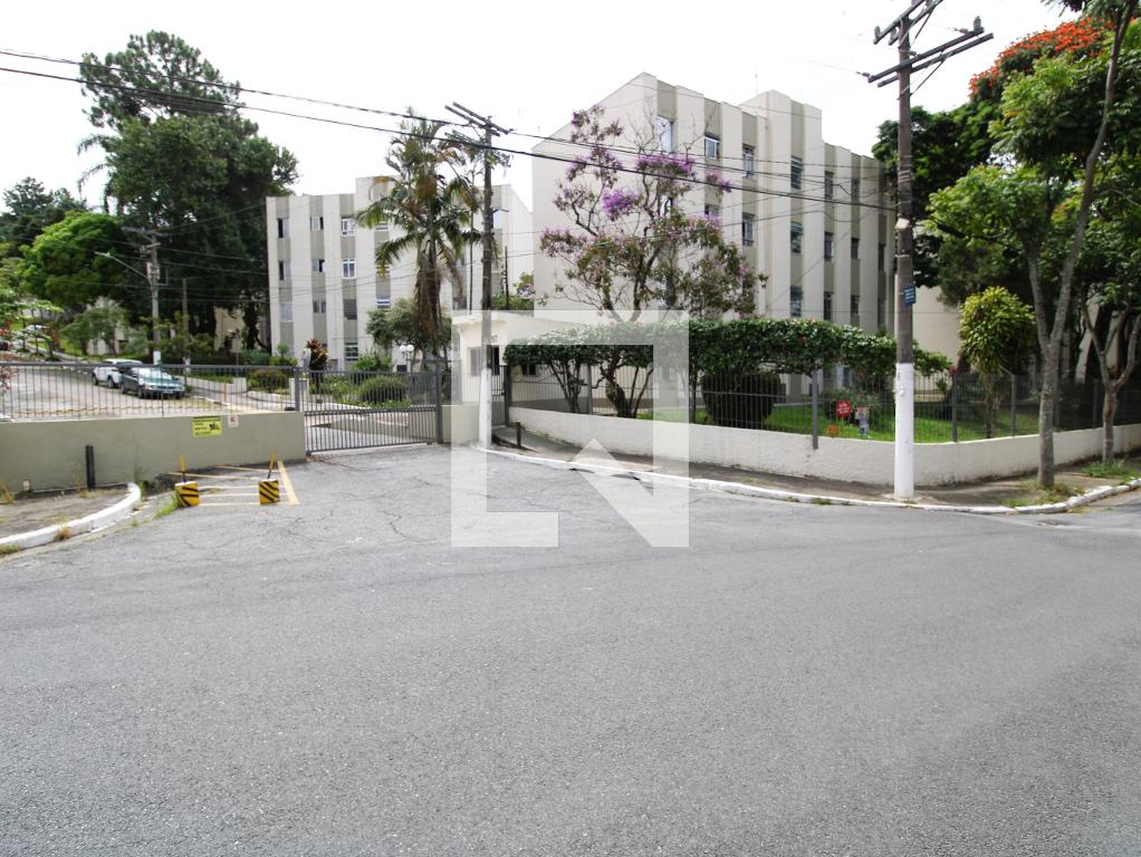 Fachada Condomínio em Rua Amadeu Narciso Pieroni, 15