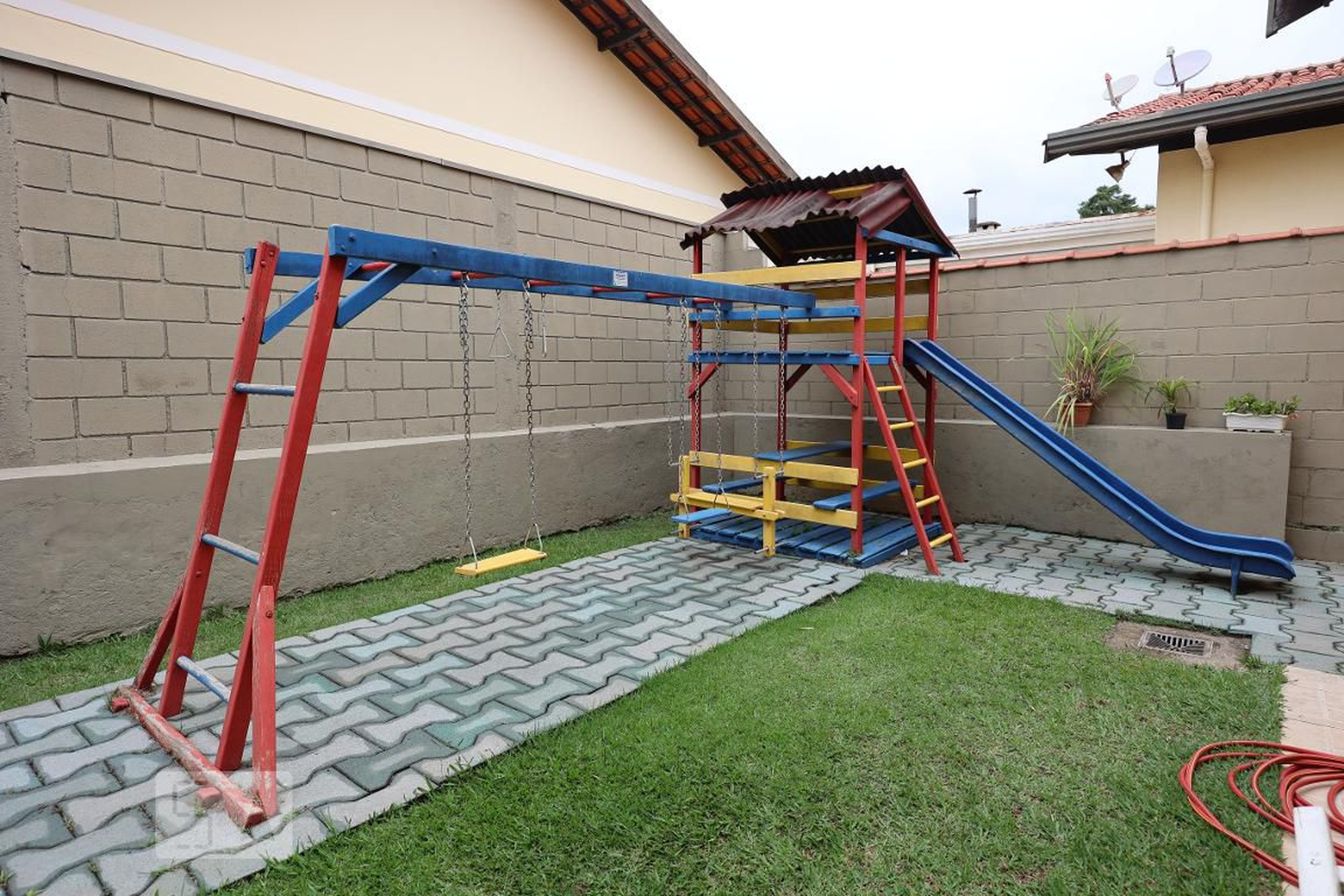 Playground - Blumen HOF