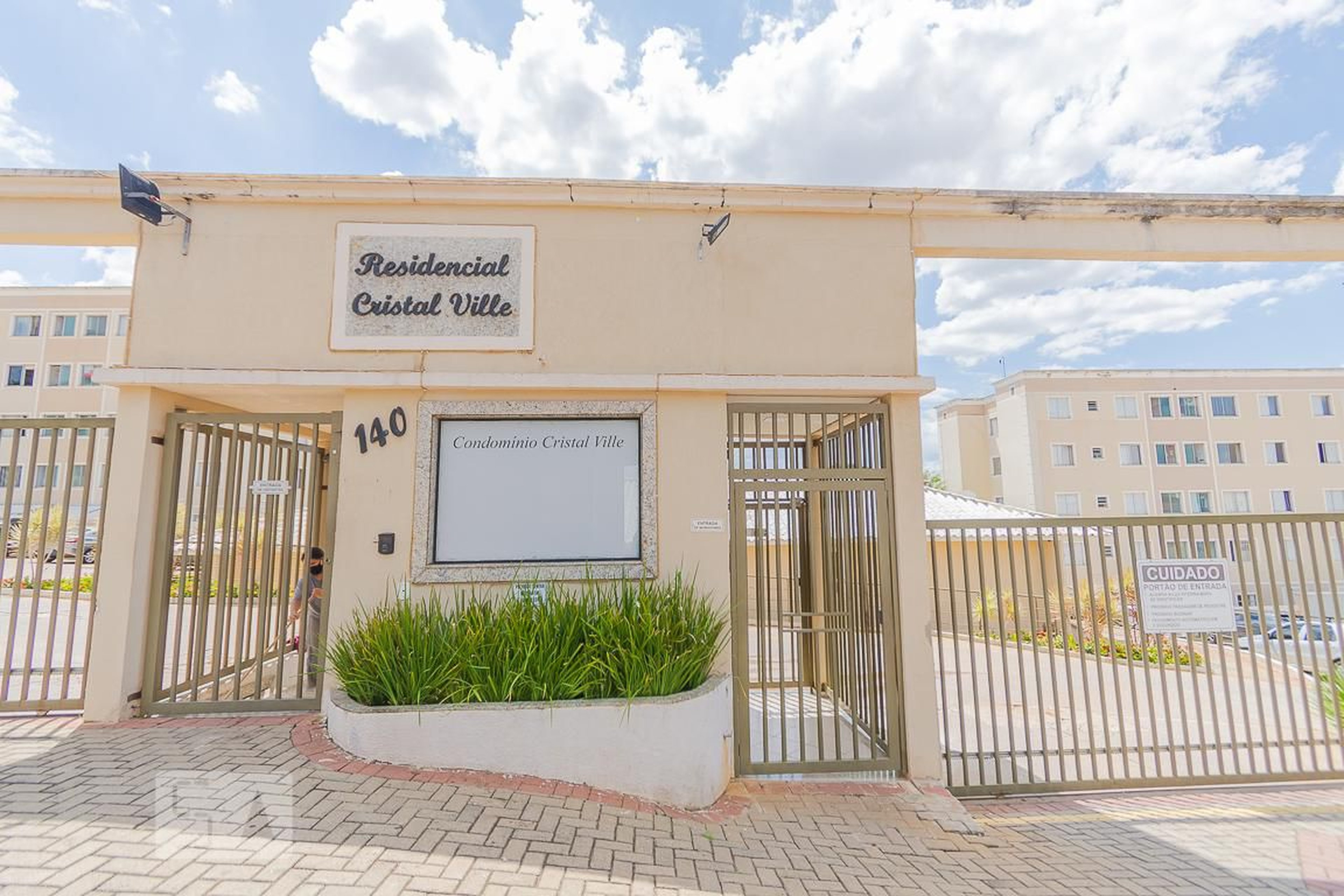 Fachada do Condomínio Condomínio em Rua Ubatuba, 130