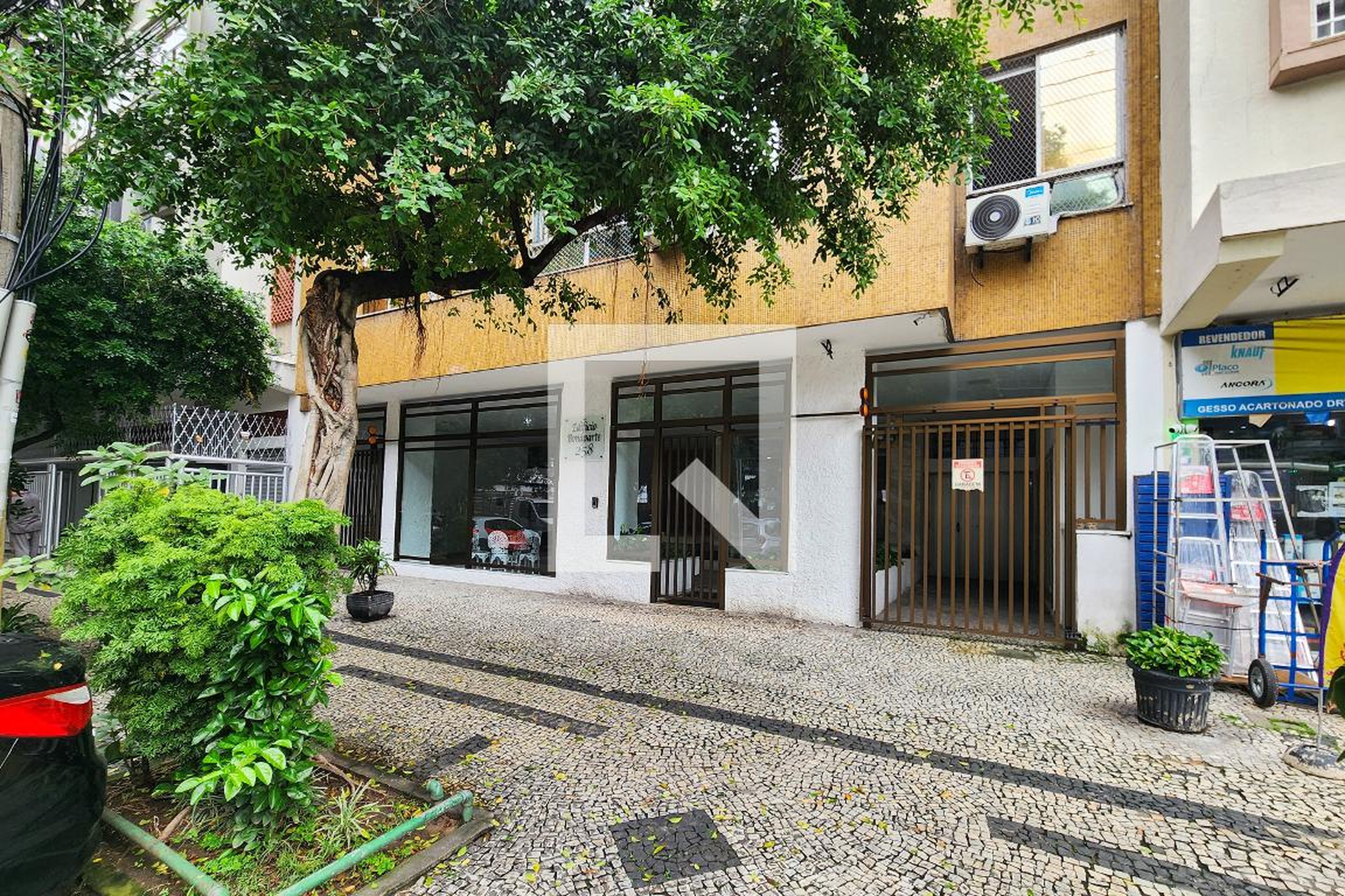 Fachada do Condomínio Edifício Bonaparte