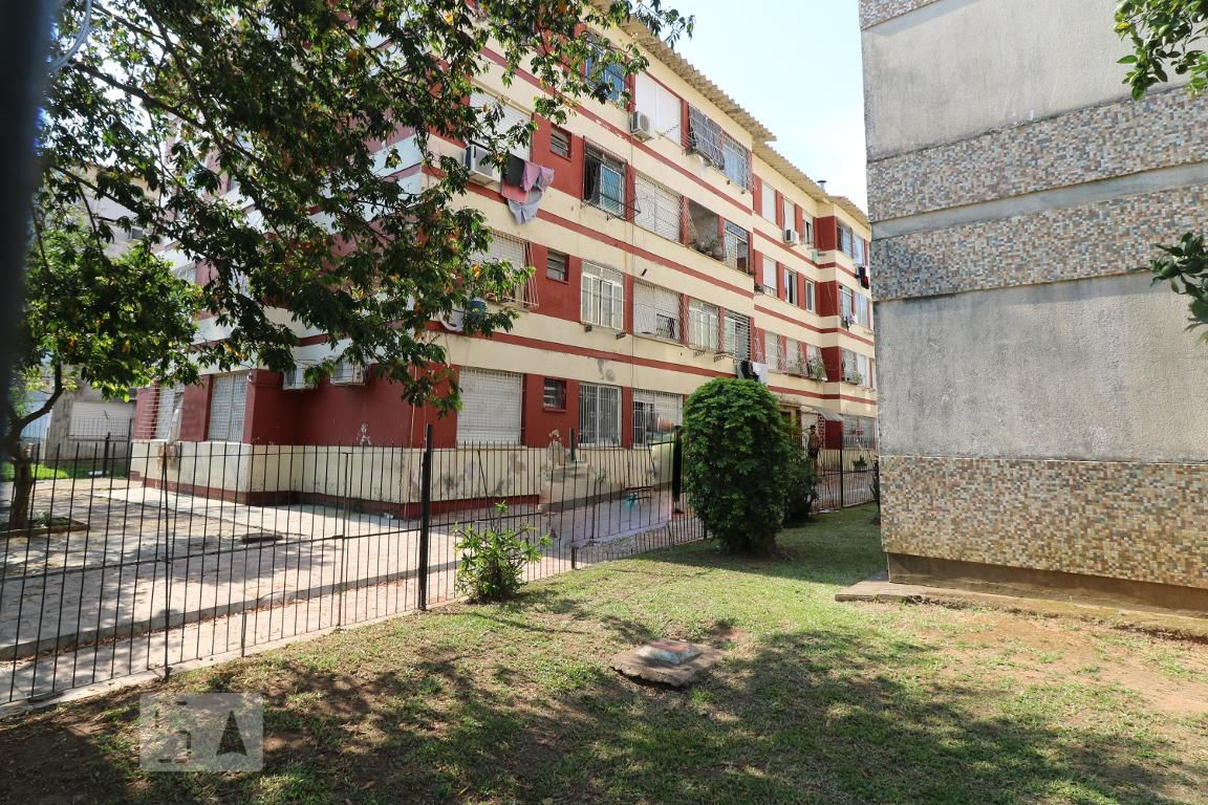 Fachada do Prédio Condomínio em Rua Jandyr Maya Faillace, 235