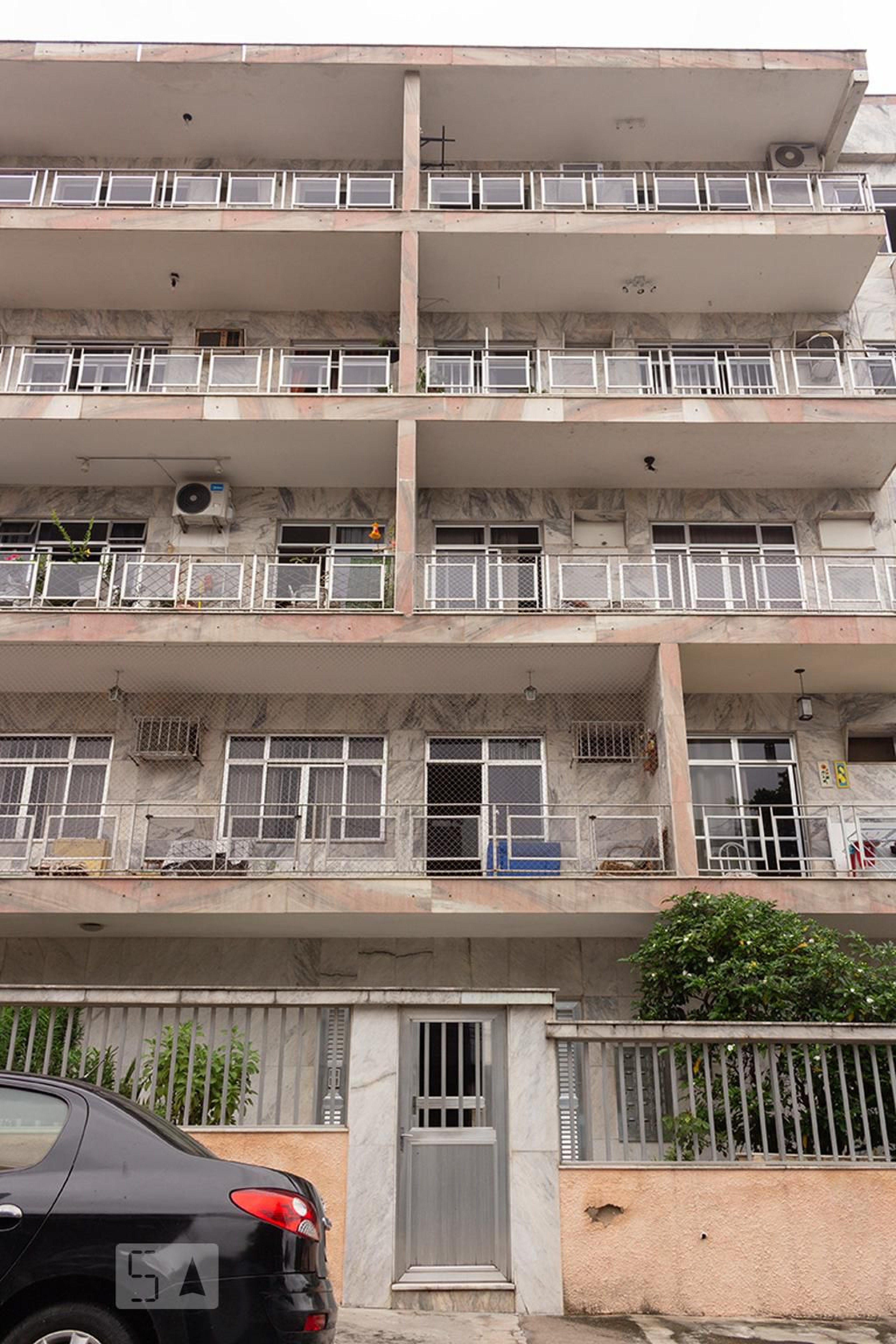 Fachada do Prédio Condomínio em Rua Itacoatiara, 110