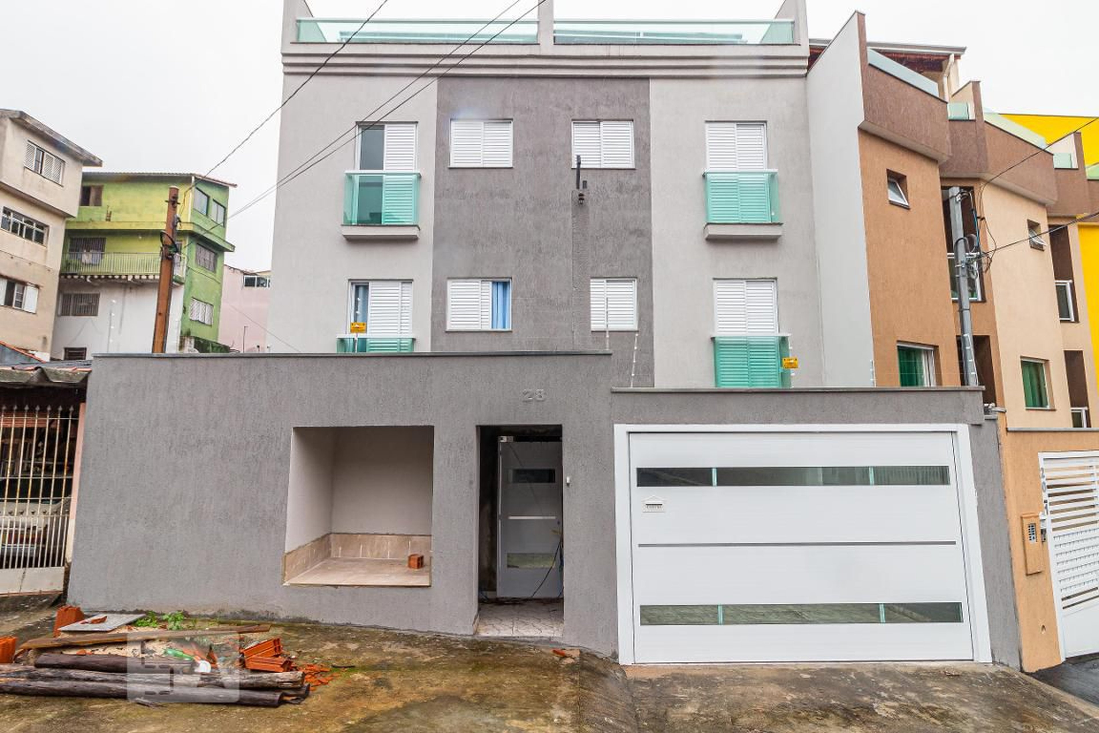 Fachada do Condomínio Condomínio em Travessa Ivaí, 28