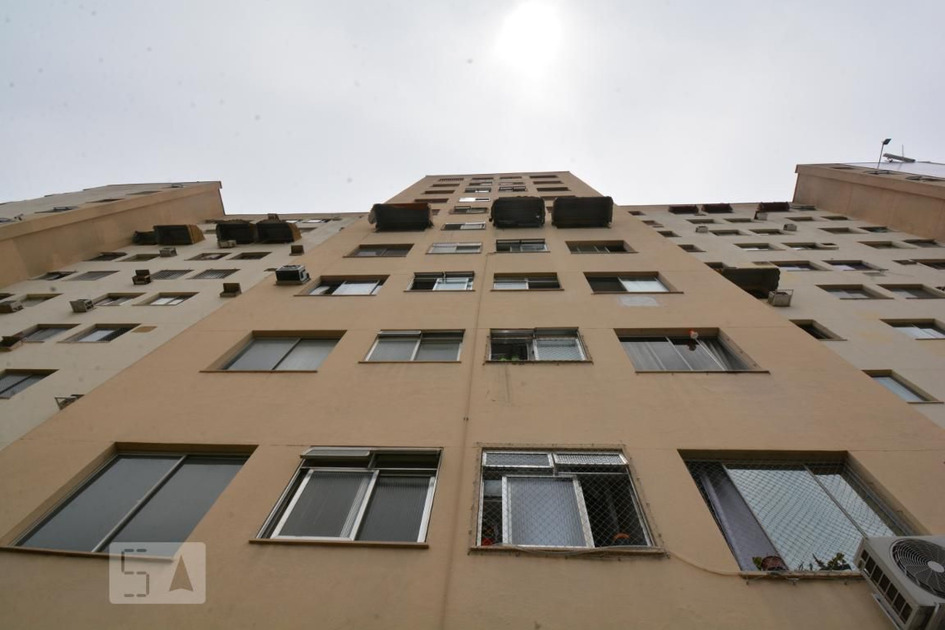 Fachada do Condomínio Edifício Azaleas