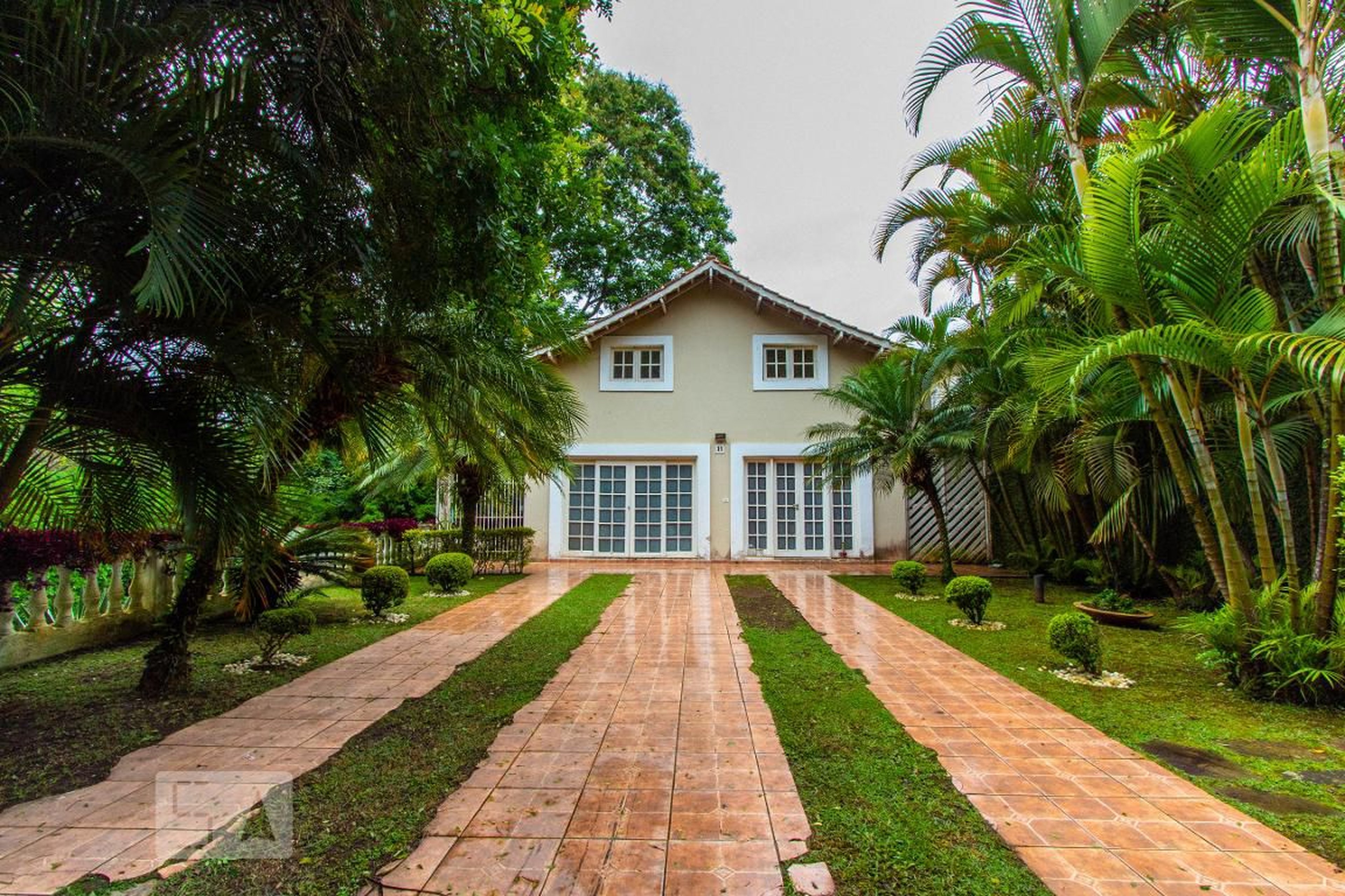 Fachada Condomínio em Rua Perequê, 15