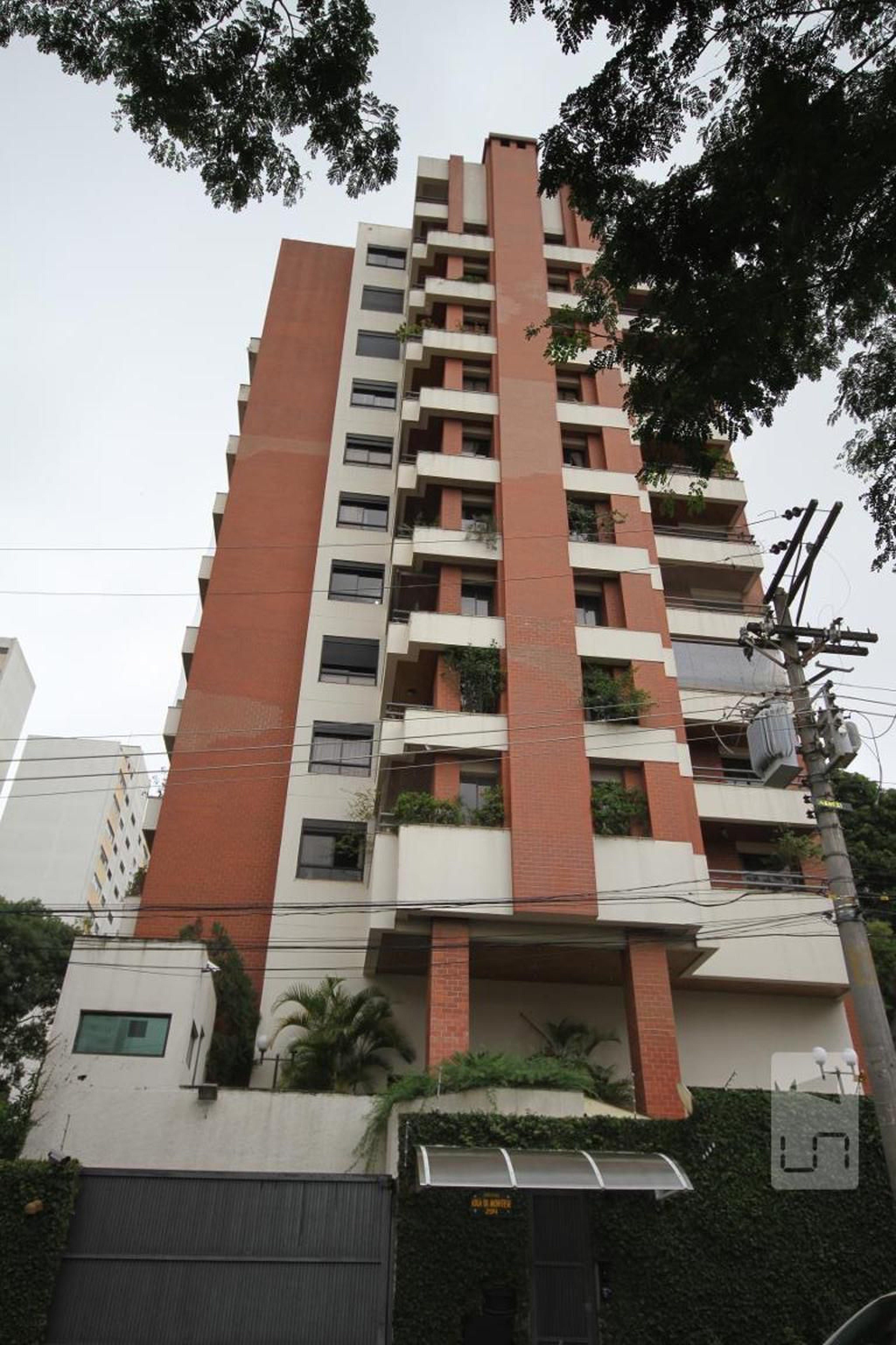 Fachada Condomínio Iola Di Montese