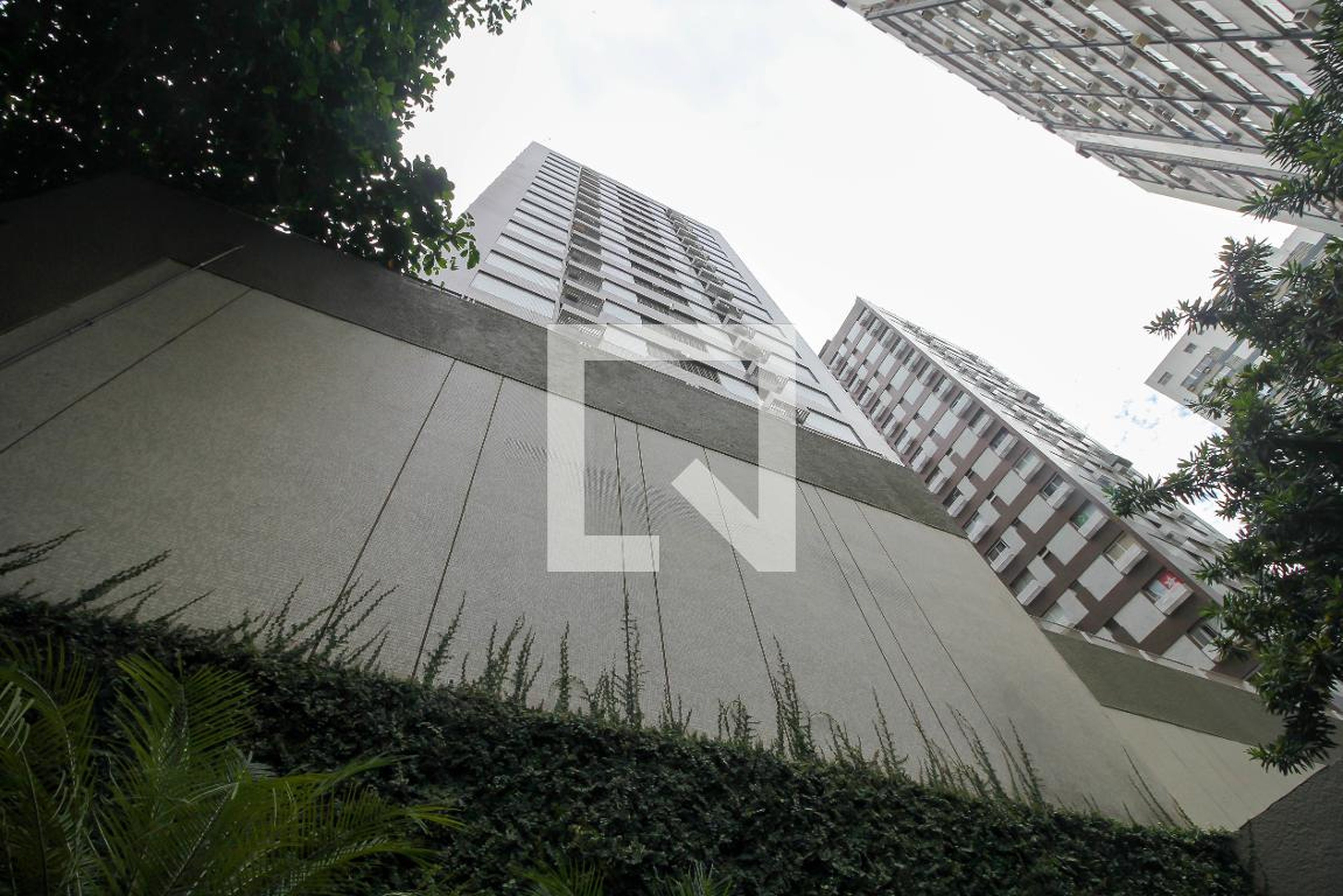 Fachada do Prédio Condomínio Fizzi Contini