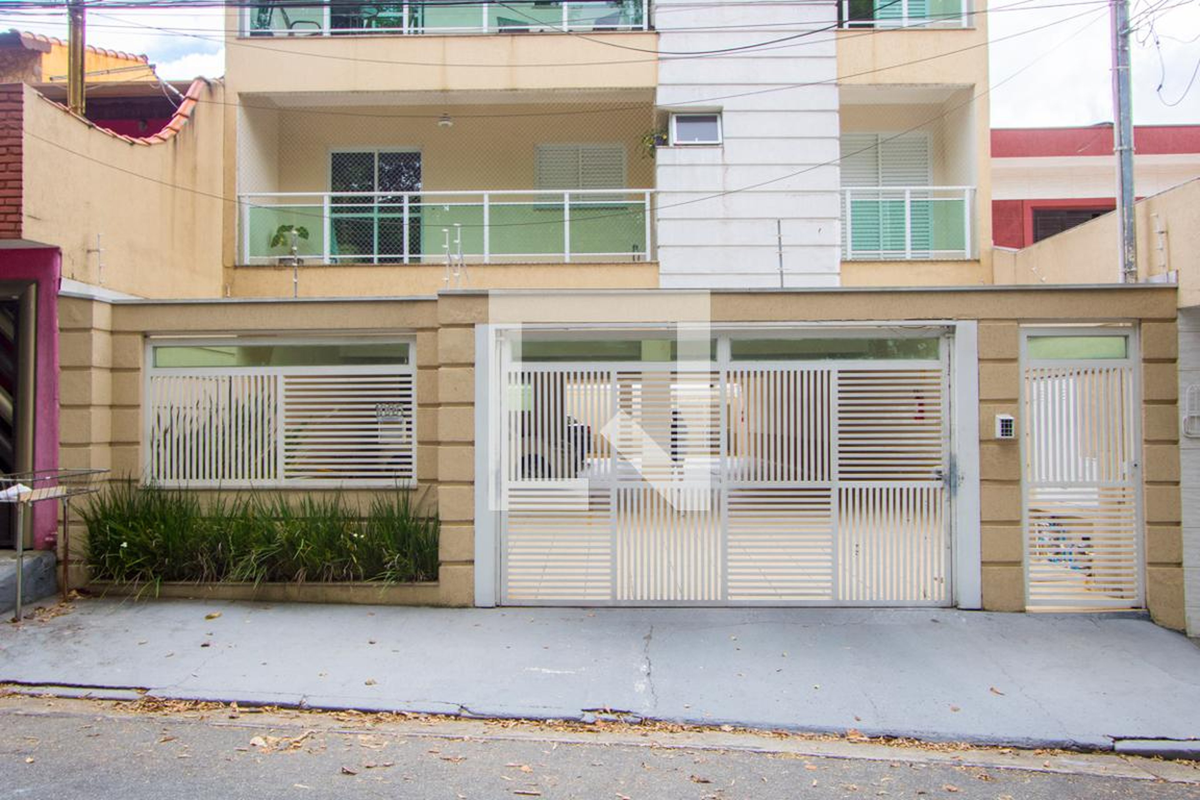 Fachada Condomínio em Rua Fernando Pessoa, 1095
