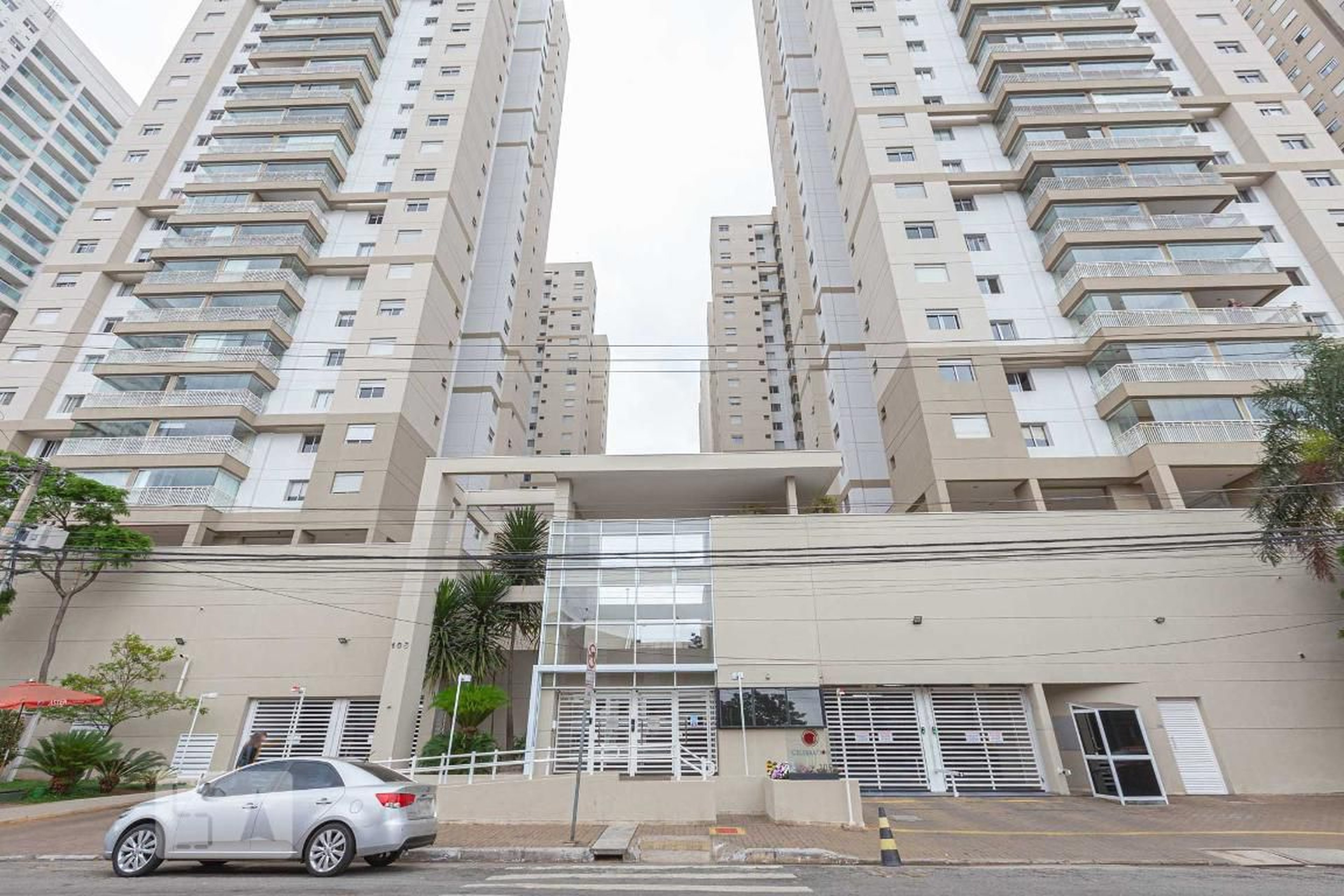 Fachada Condomínio em Rua Doutor Rubens Meireles, 131