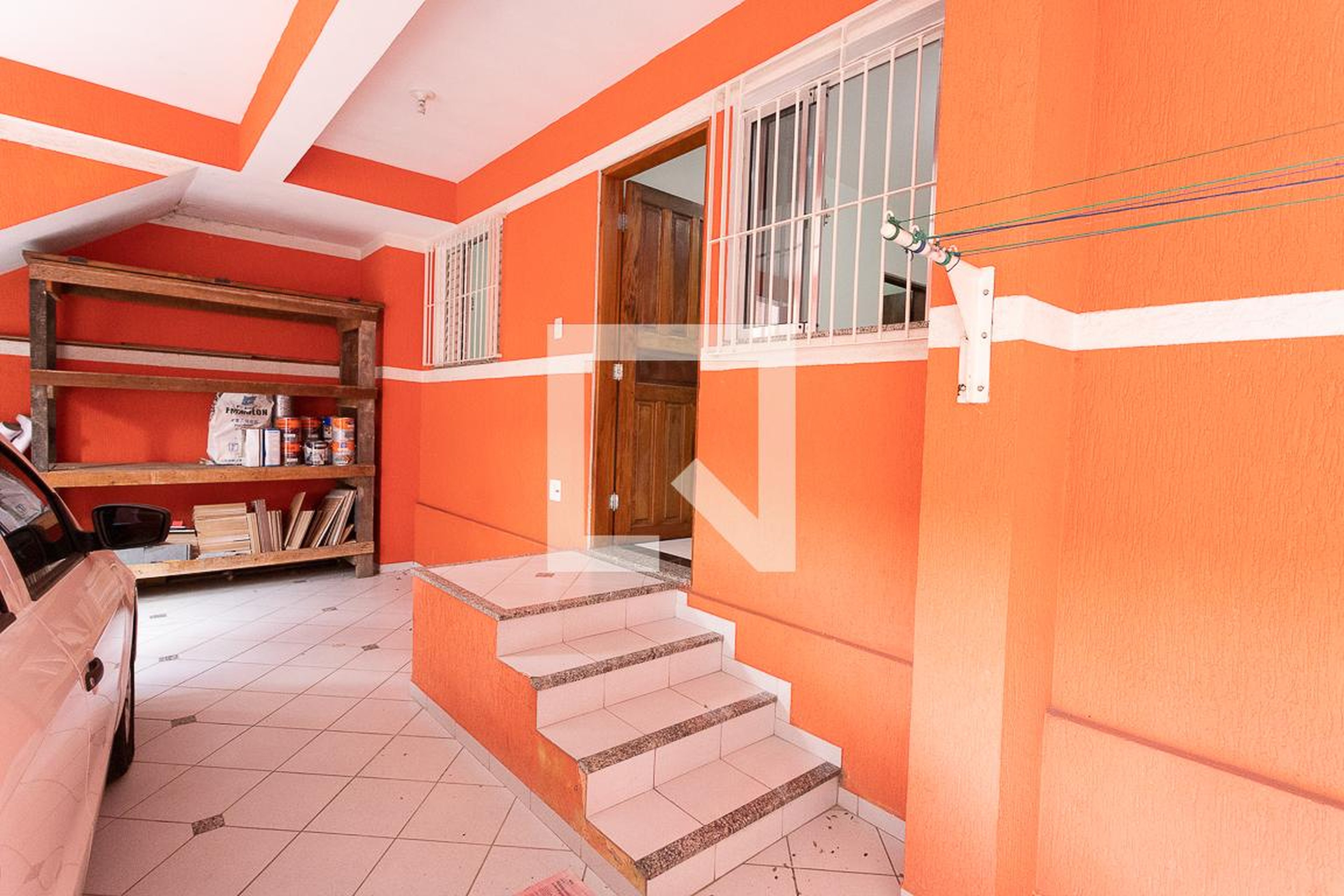 Entrada Condomínio em Rua Tuiuti, 126