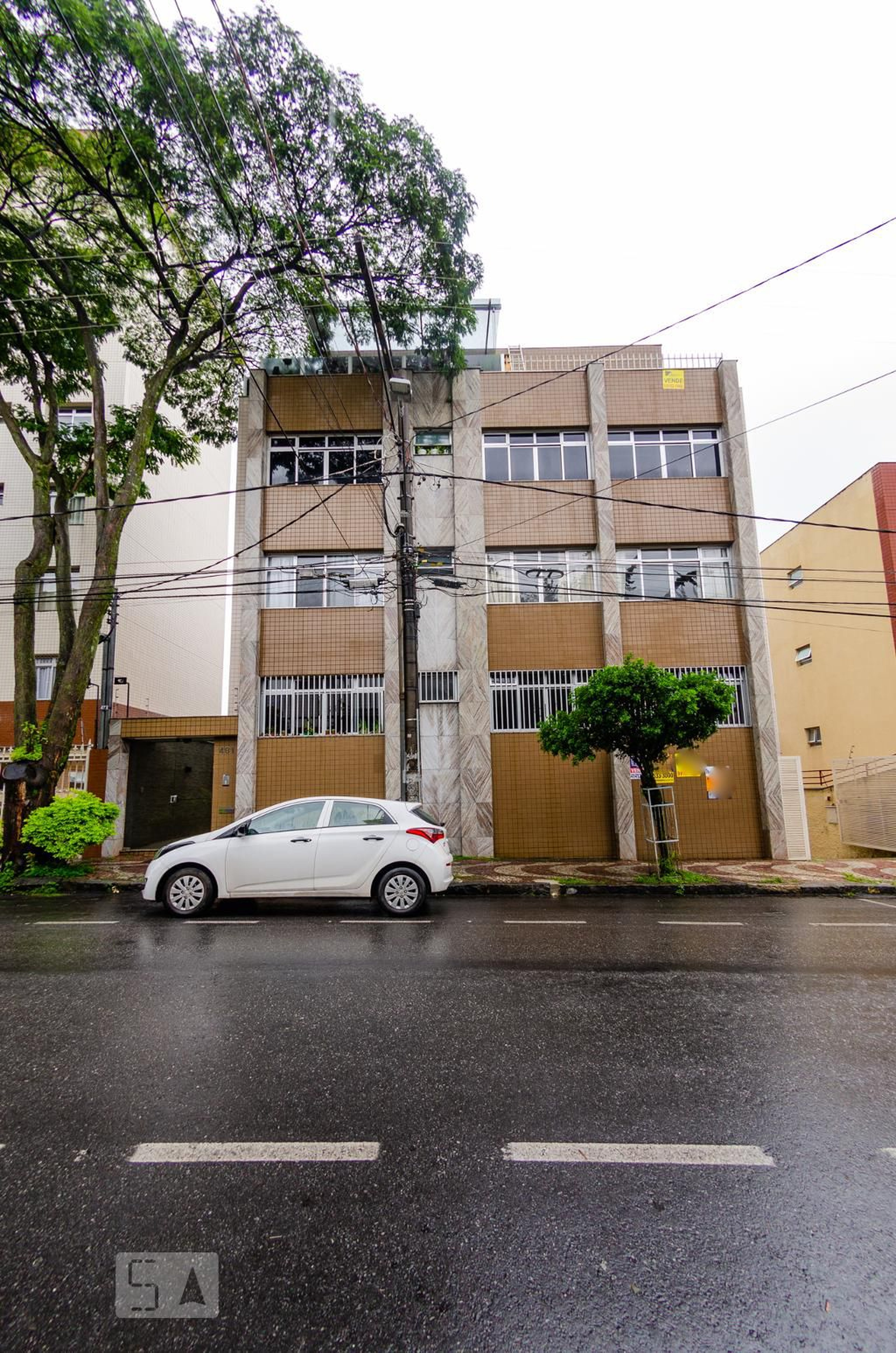 Fachada Condomínio em Rua Agostinho Bretas, 481