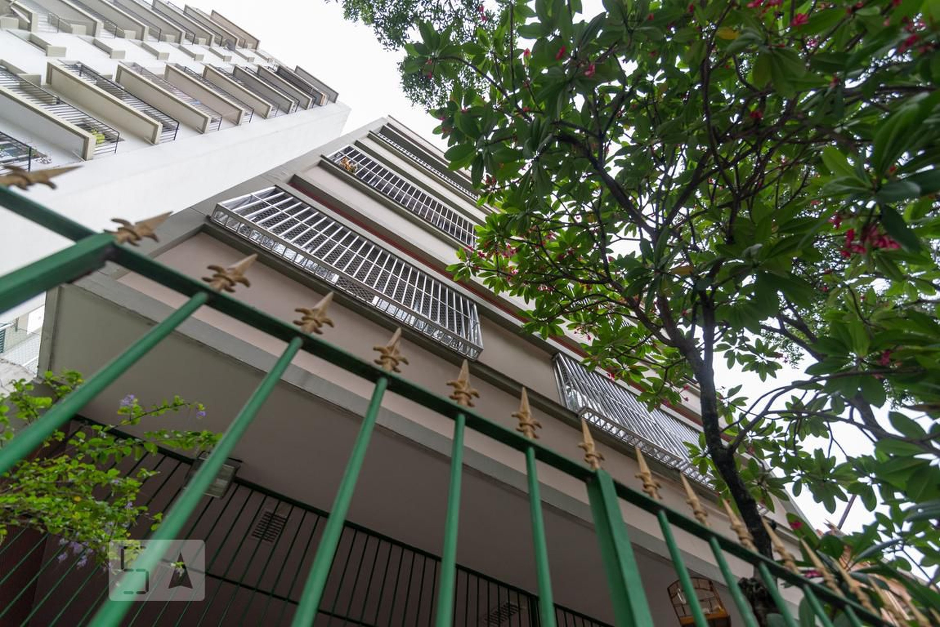 Fachada Condomínio em Rua Silva Pinto, 117