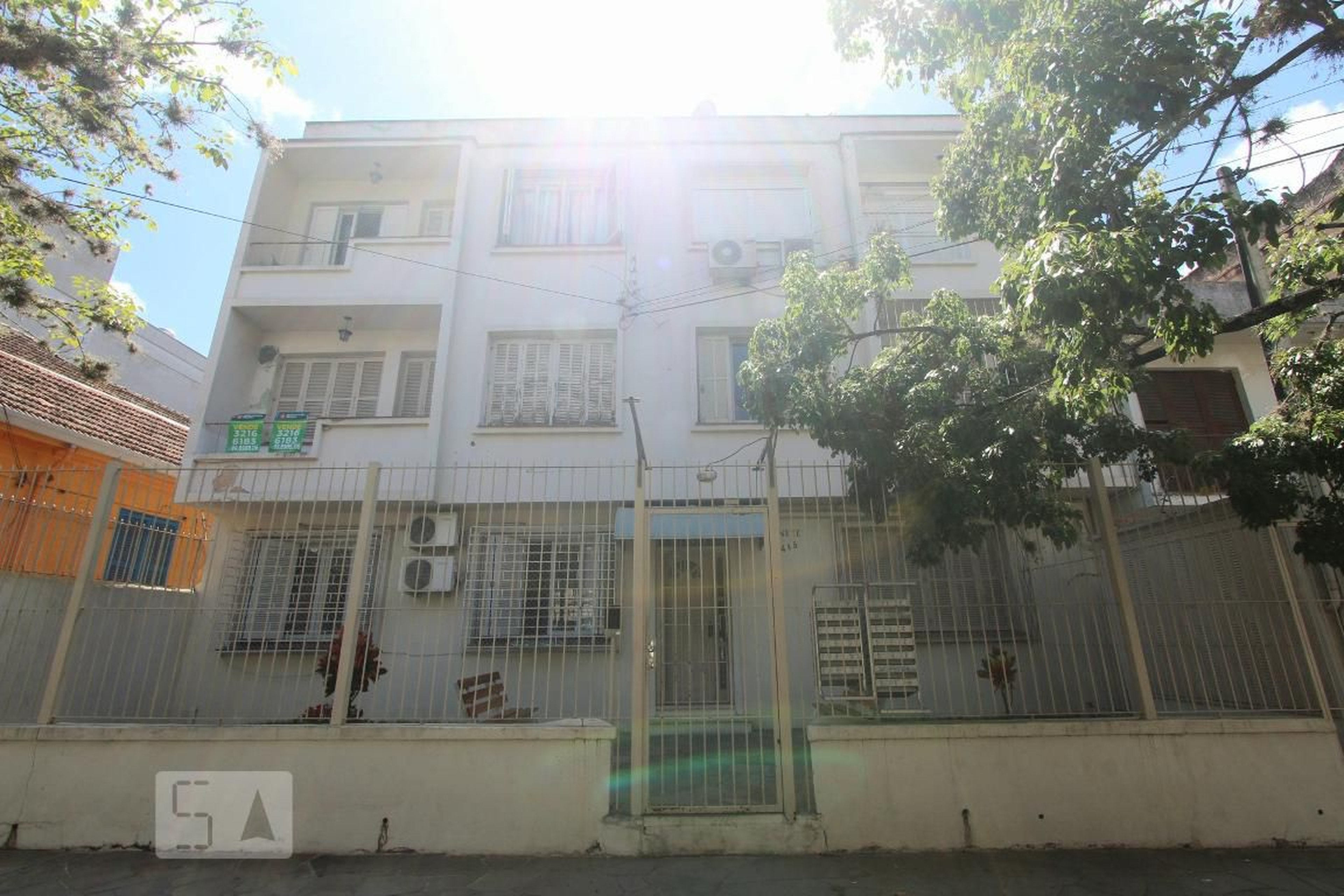 FACHADA Condomínio em Rua Francisco Ferrer, 416