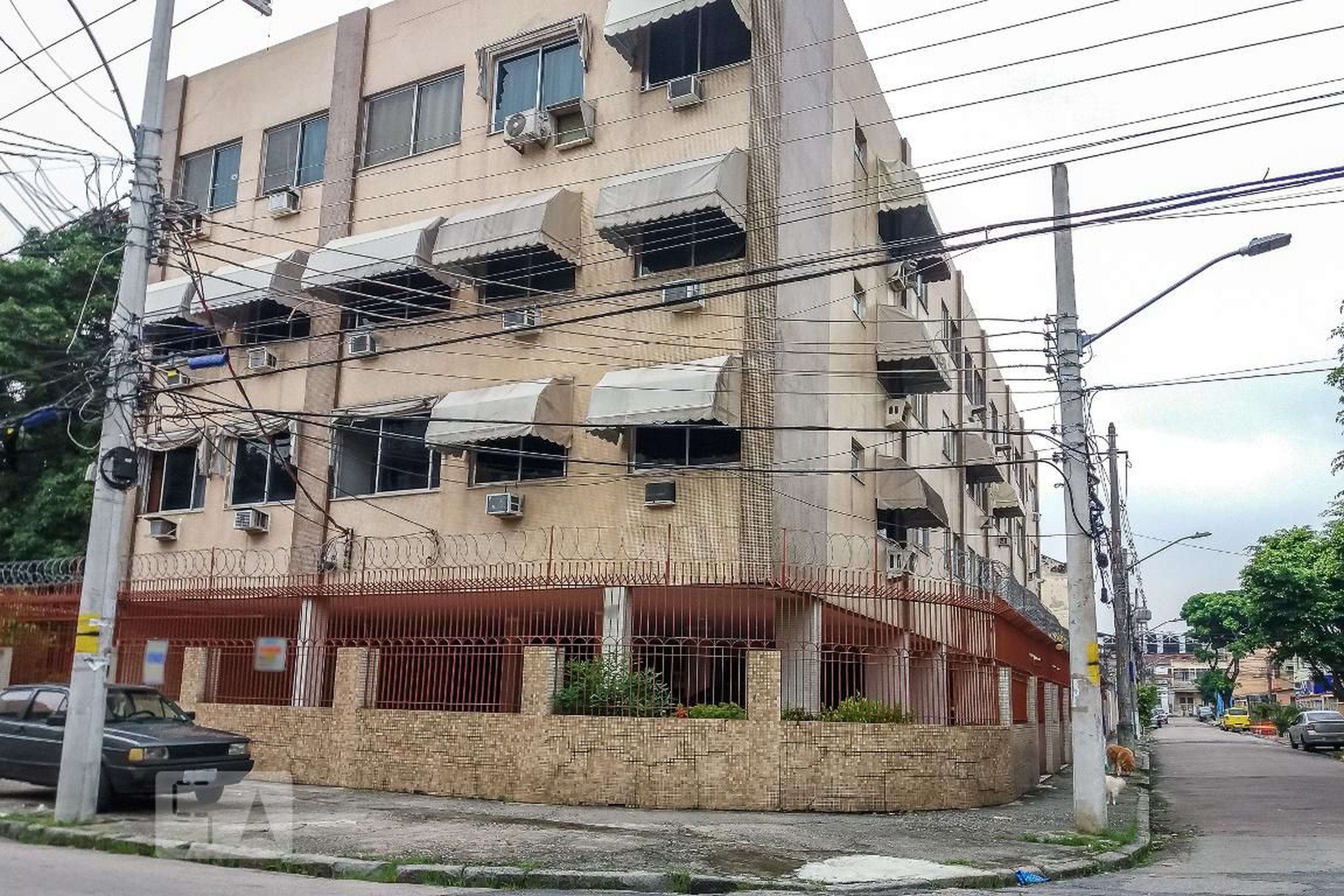 Fachada do Prédio Condomínio em Rua Senador Mourão Vieira, 113