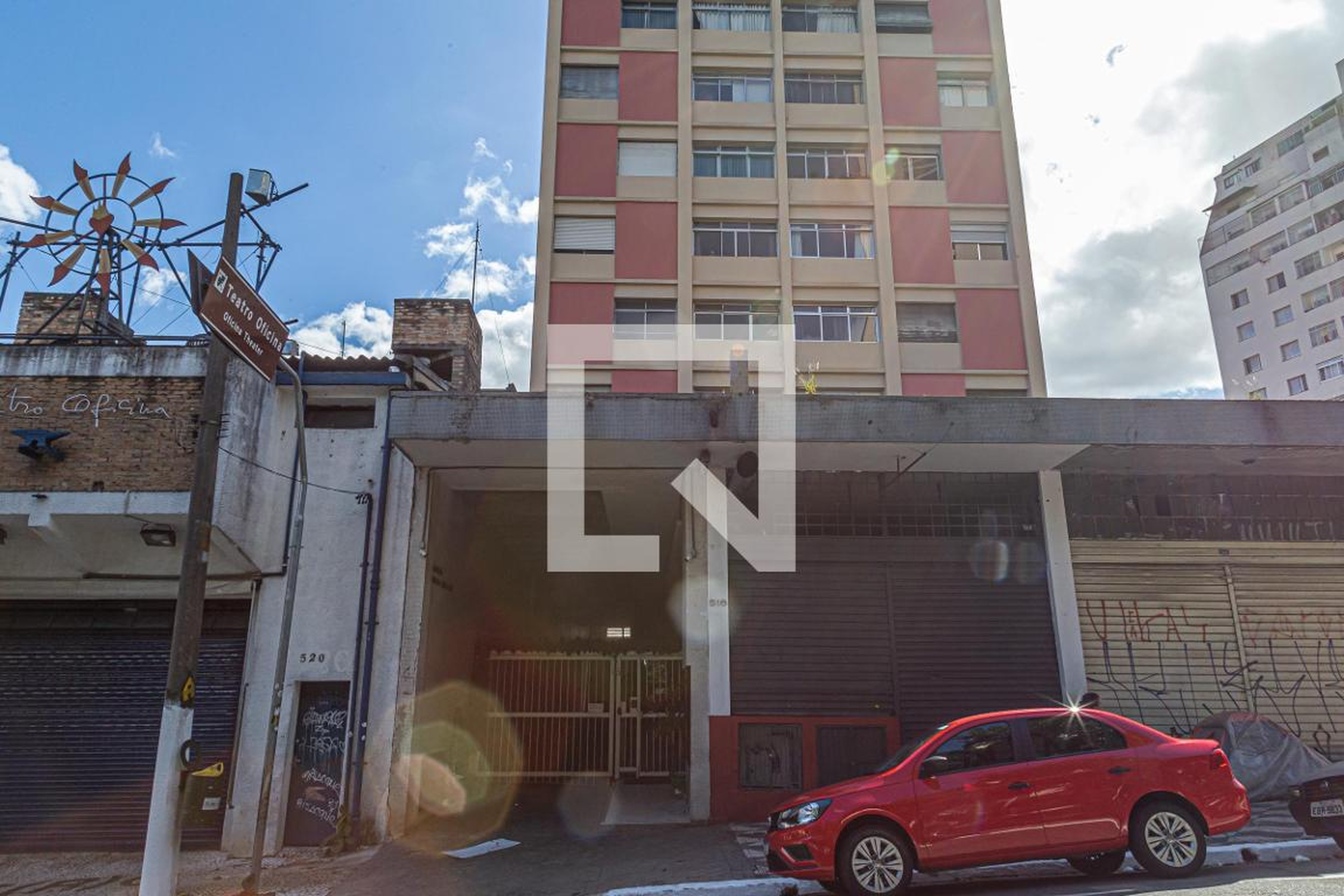 Fachada do Prédio Condomínio em Rua Jaceguai, 248