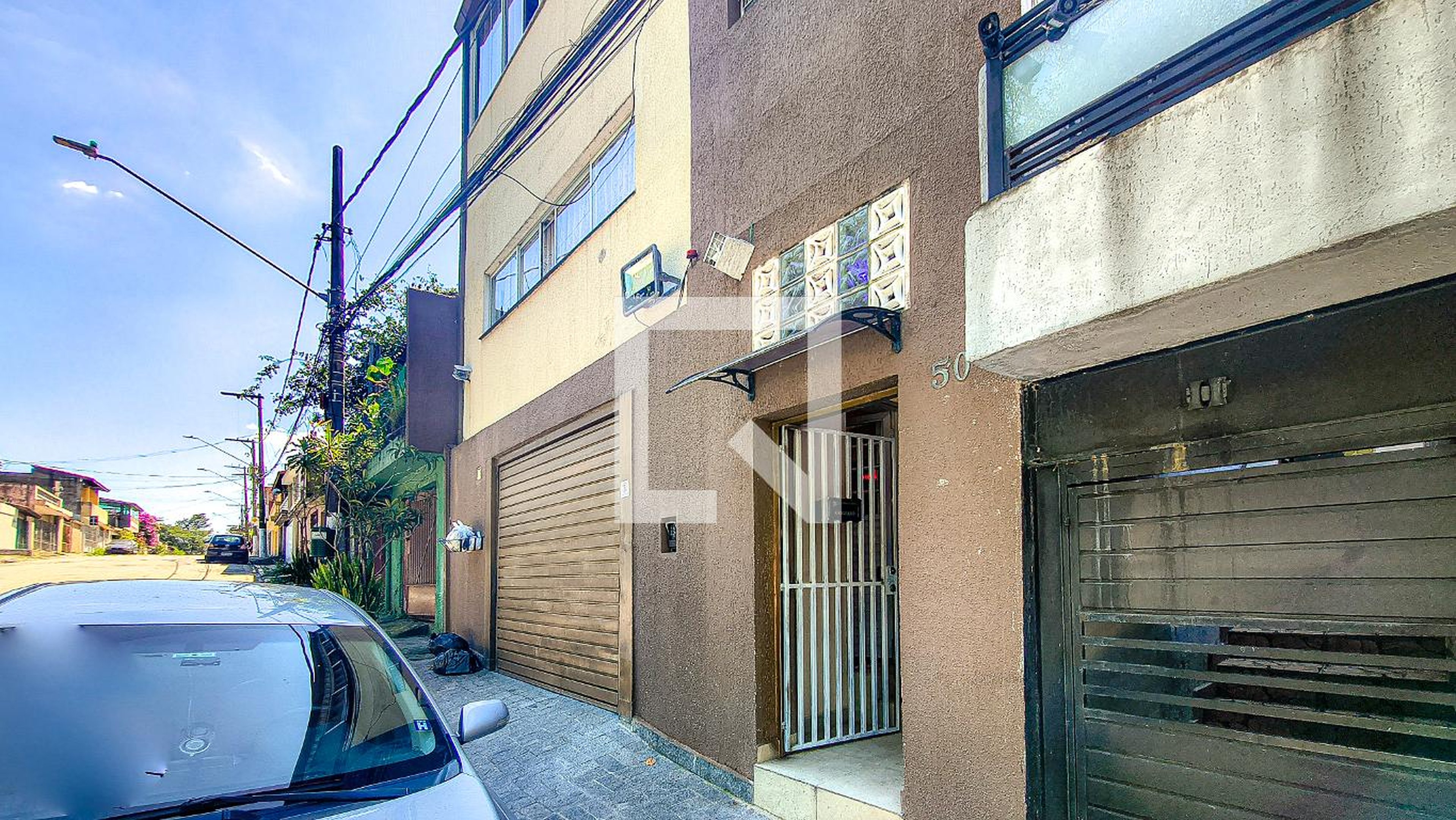 Fachada Condomínio em Rua Silves, 50