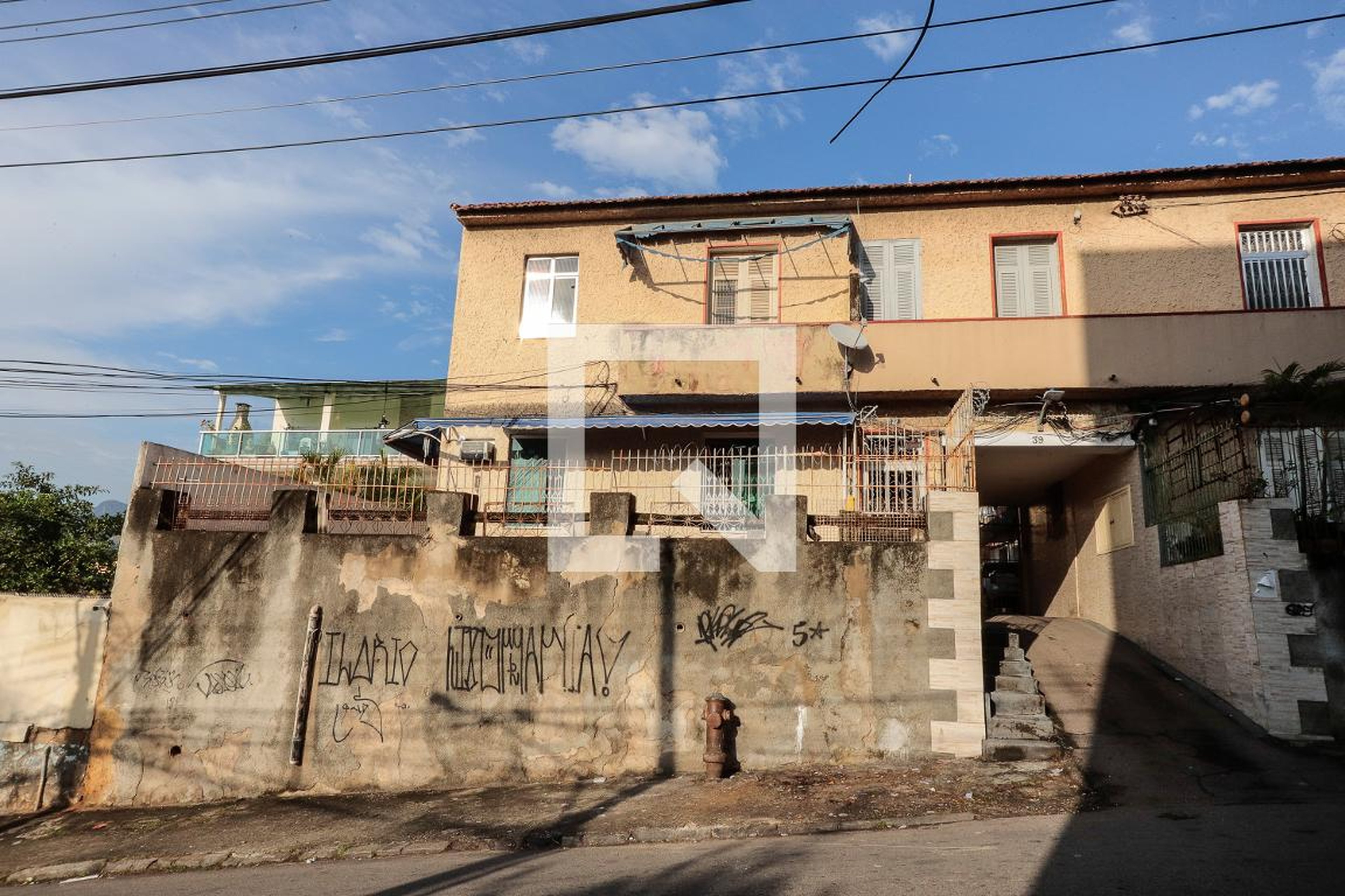 Fachada Condomínio em Rua Soares, 37