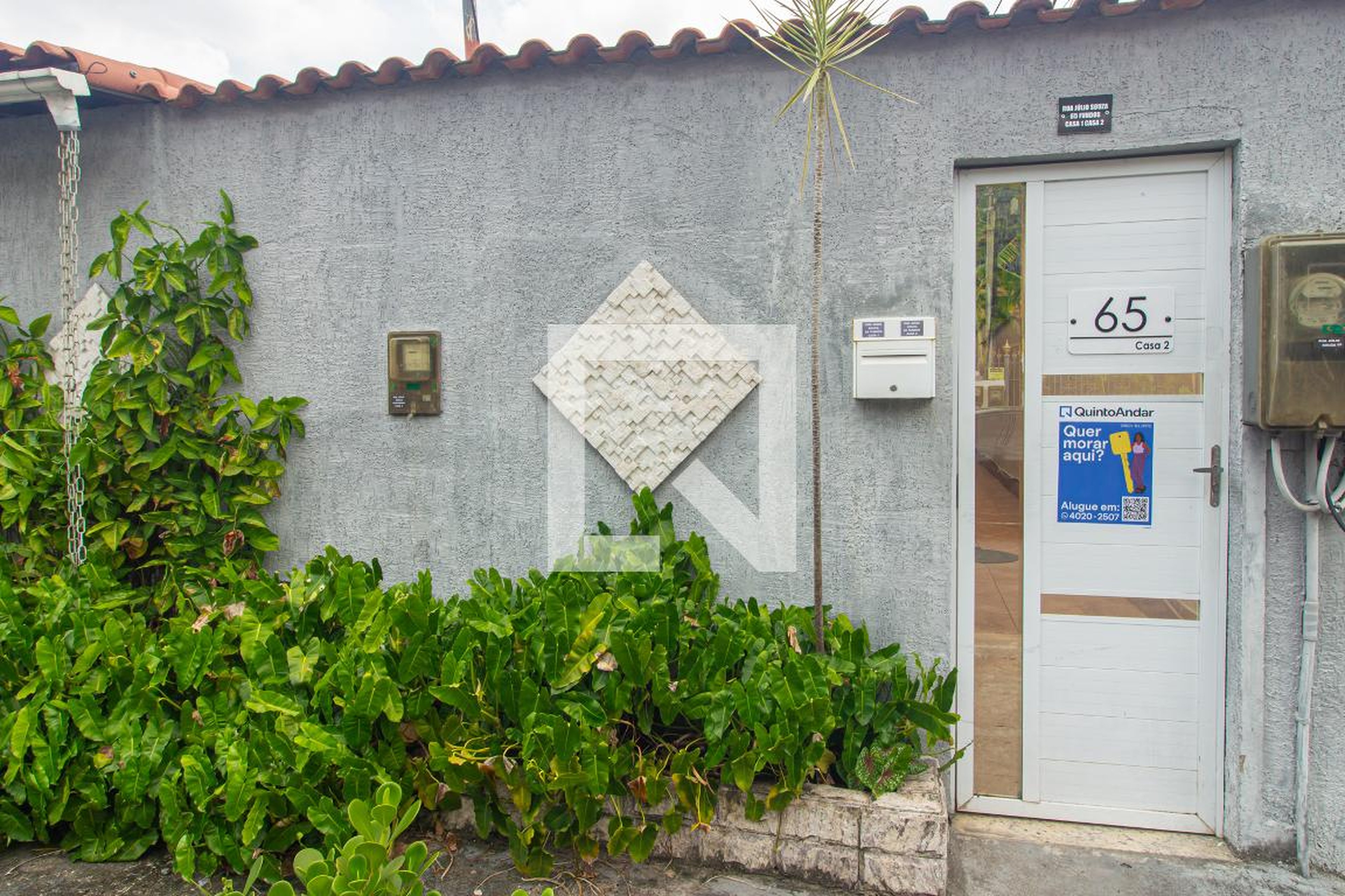 Fachada Condomínio em Rua Júlio Souza, 65