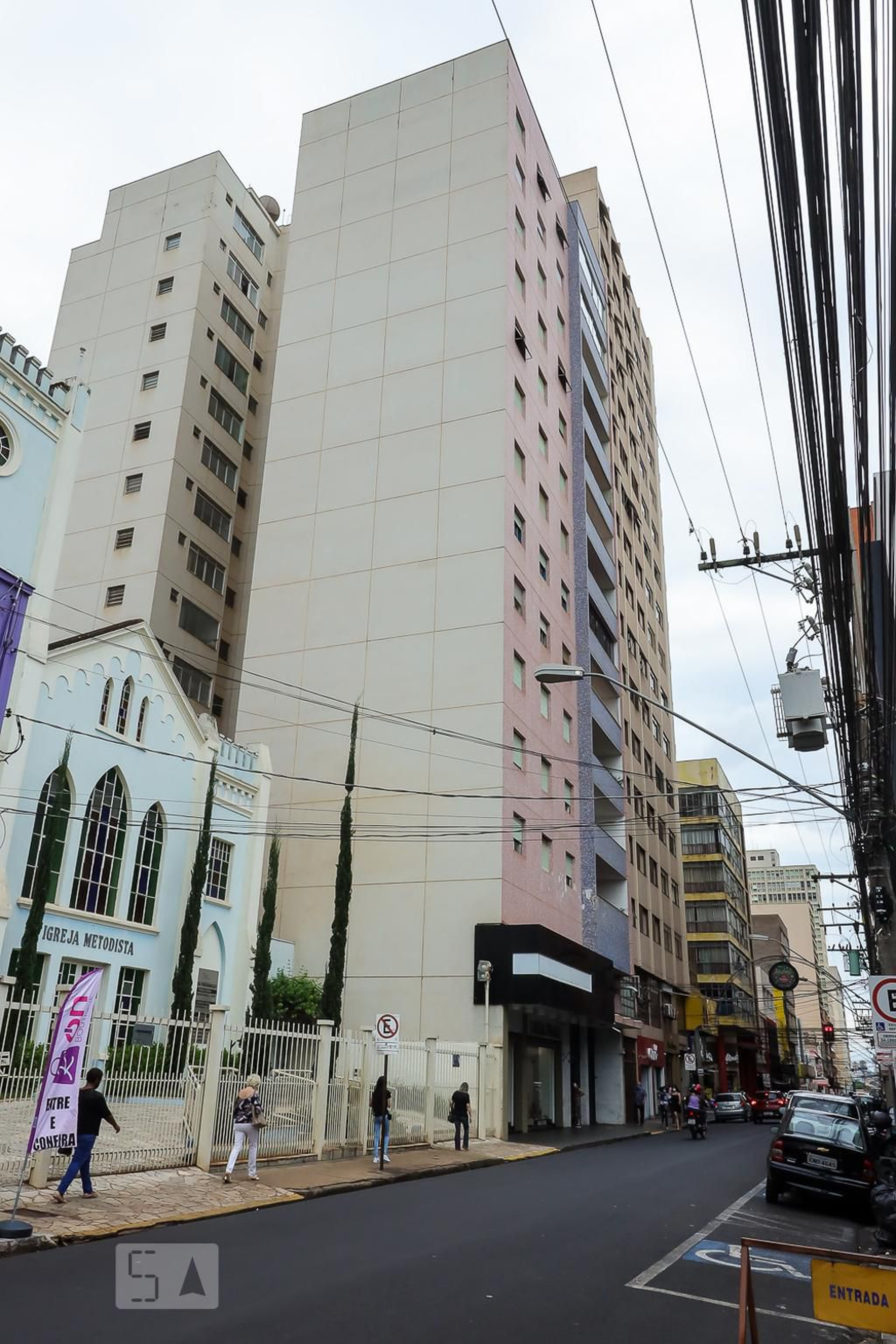 Fachada Condomínio em Rua São Sebastião, 698