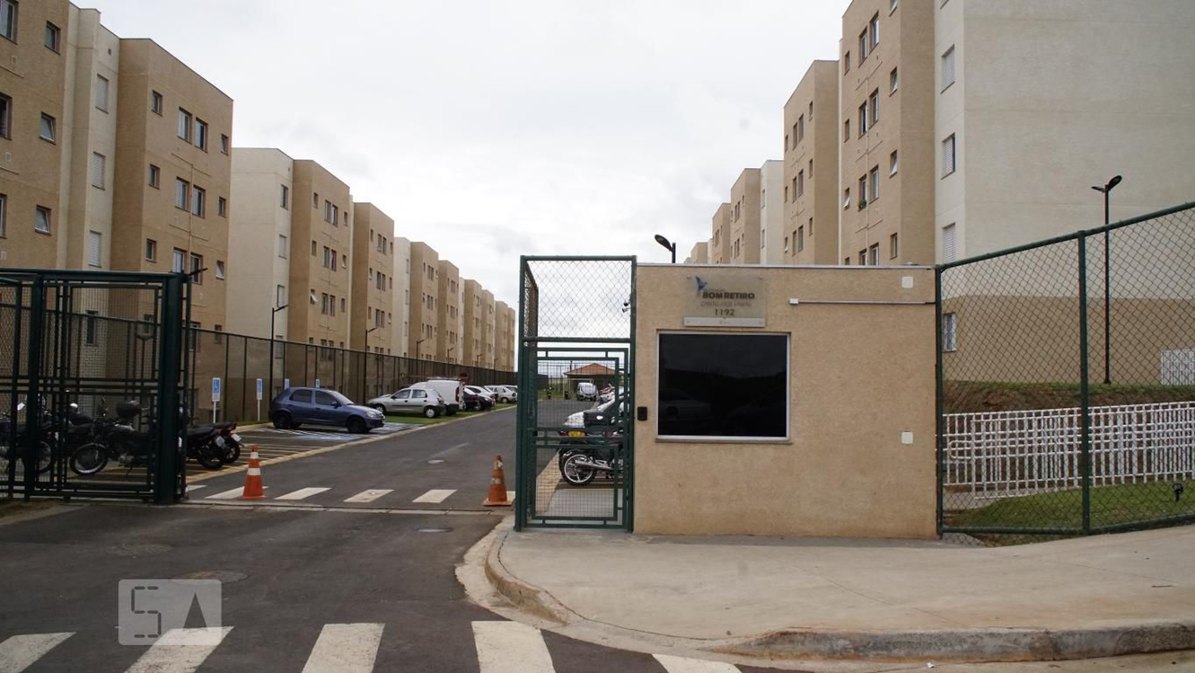 Fachada do Condomínio Condomínio Canto das Andorinhas